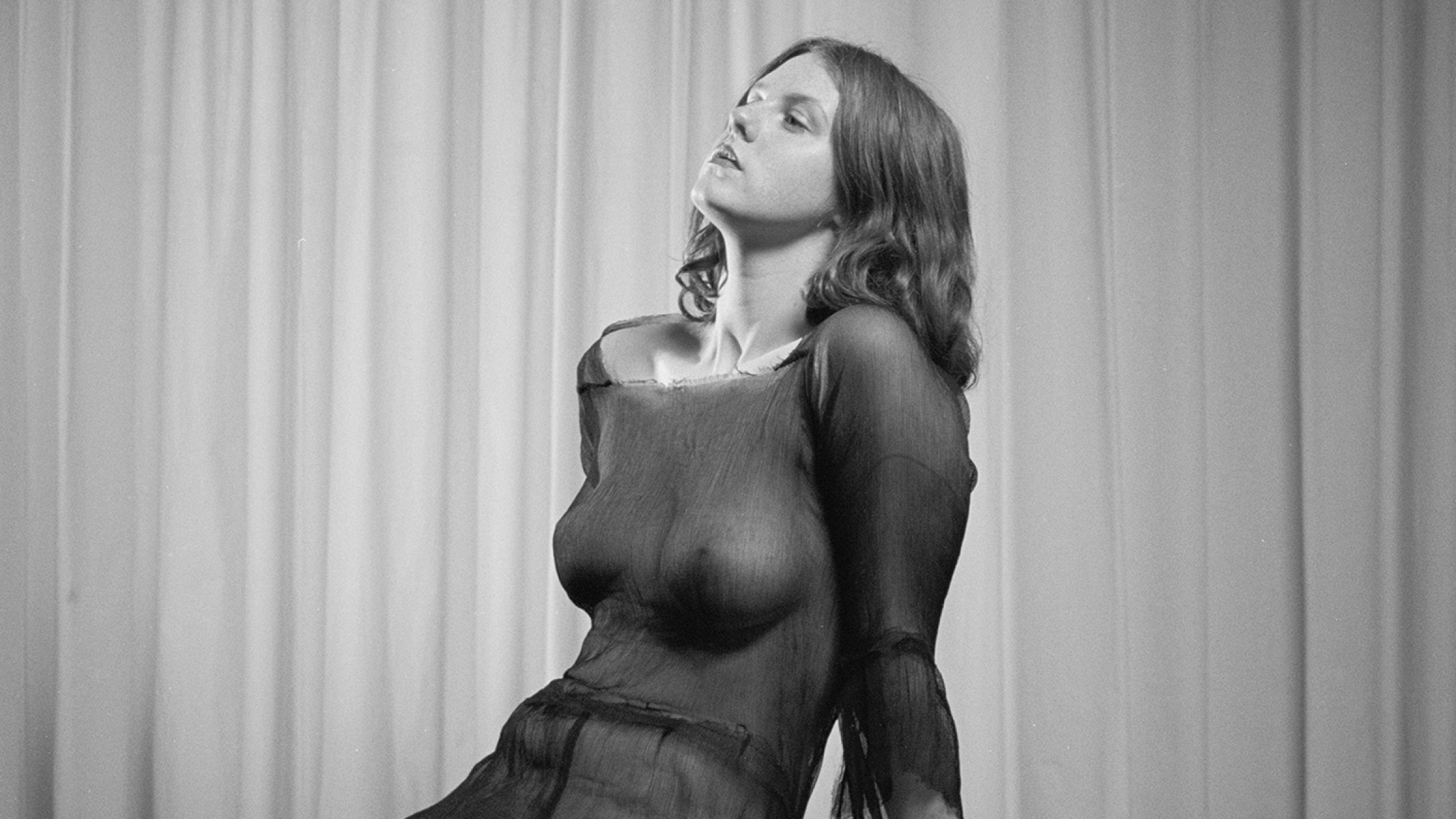 Danske Bona Fide debuterer med et spartansk album, der har sin helt egen knitrende lyd