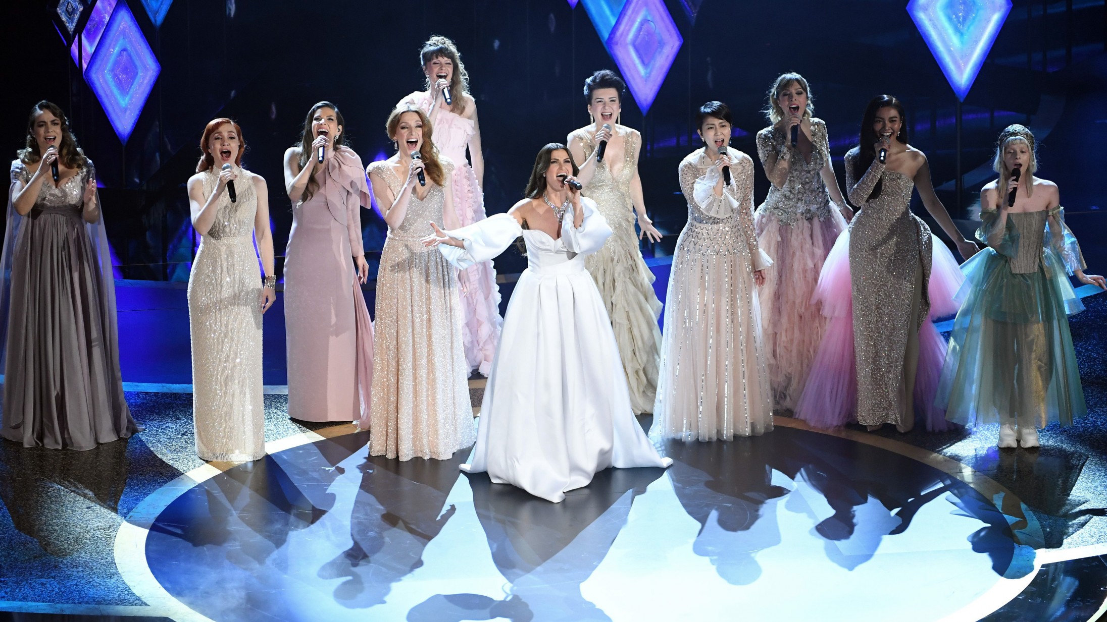 Maria Lucia synger dansk på Oscar-scenen – se videoen