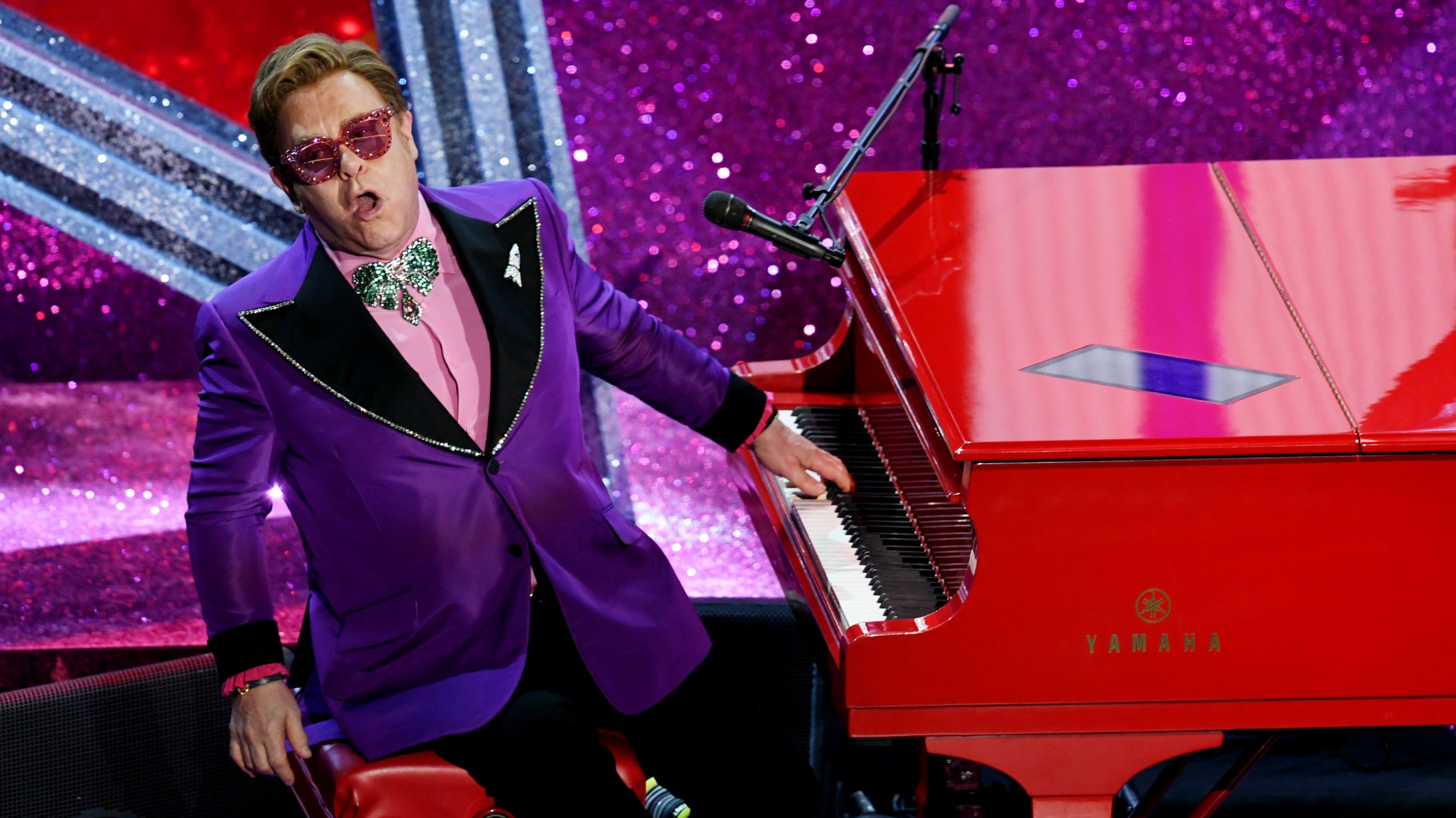Elton John gav Oscar-uddelingen en storstilet pailletfest med sit ’Rocketman’-vindernummer