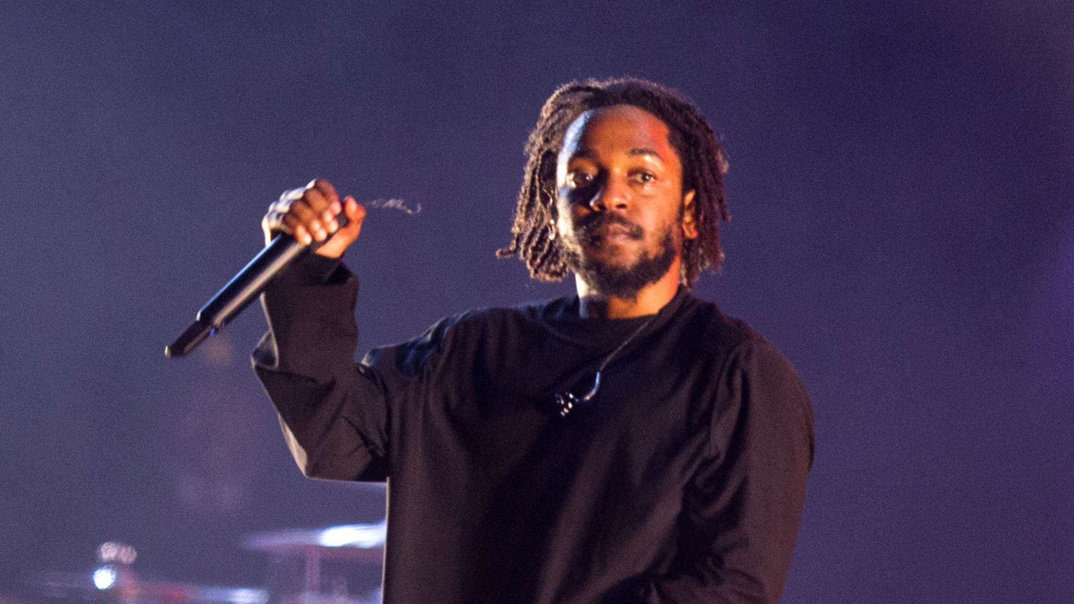 Se Kendrick Lamar overraske fans på Coachella – spillede to sange med Baby Keem