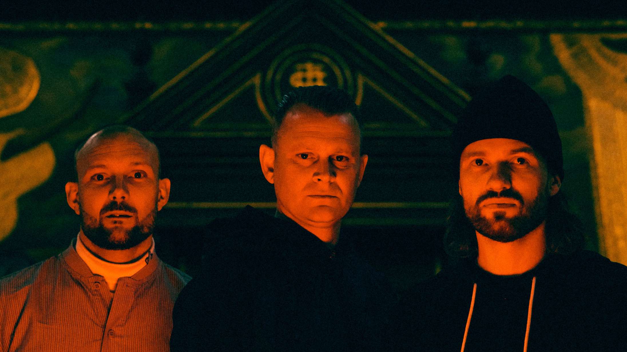 Suspekts næsten syv minutter lange synthwave-single giver os ‘Drive’-vibes – tre tanker om ‘Pariz’