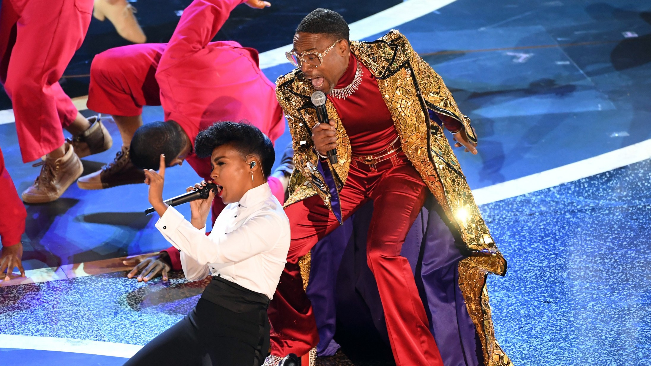 Janelle Monáe åbnede Oscar-showet med et brag – og (akavet) fællessang med DiCaprio og Brie Larson