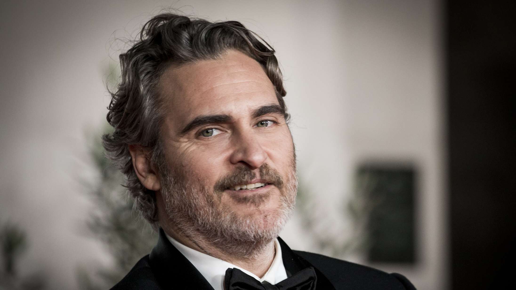 Joaquin Phoenix og 150 andre filmfolk bakker op om Oscar-vinders polariserende tale