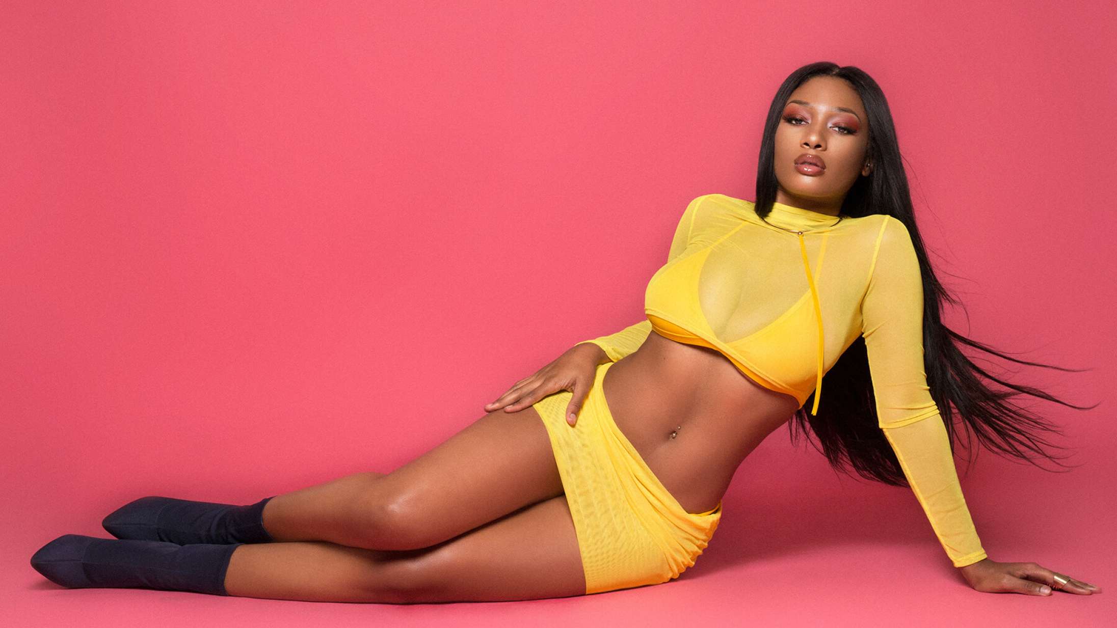 Megan Thee Stallion anklager sit pladeselskab for at snyde, true og blokere for ny musik