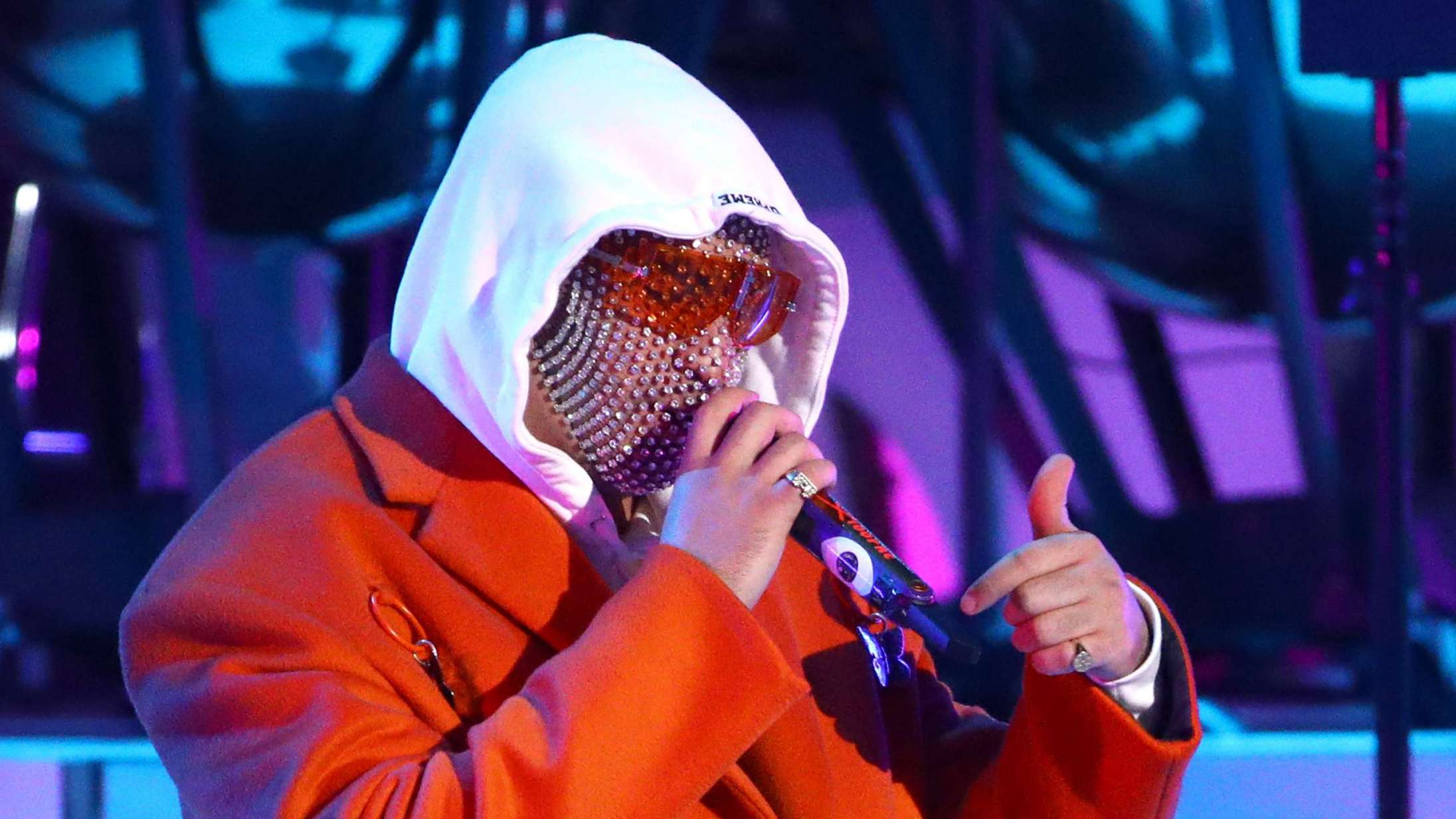 Bad Bunny udlever sine drengedrømme i hele fire fantastiske musikvideoer