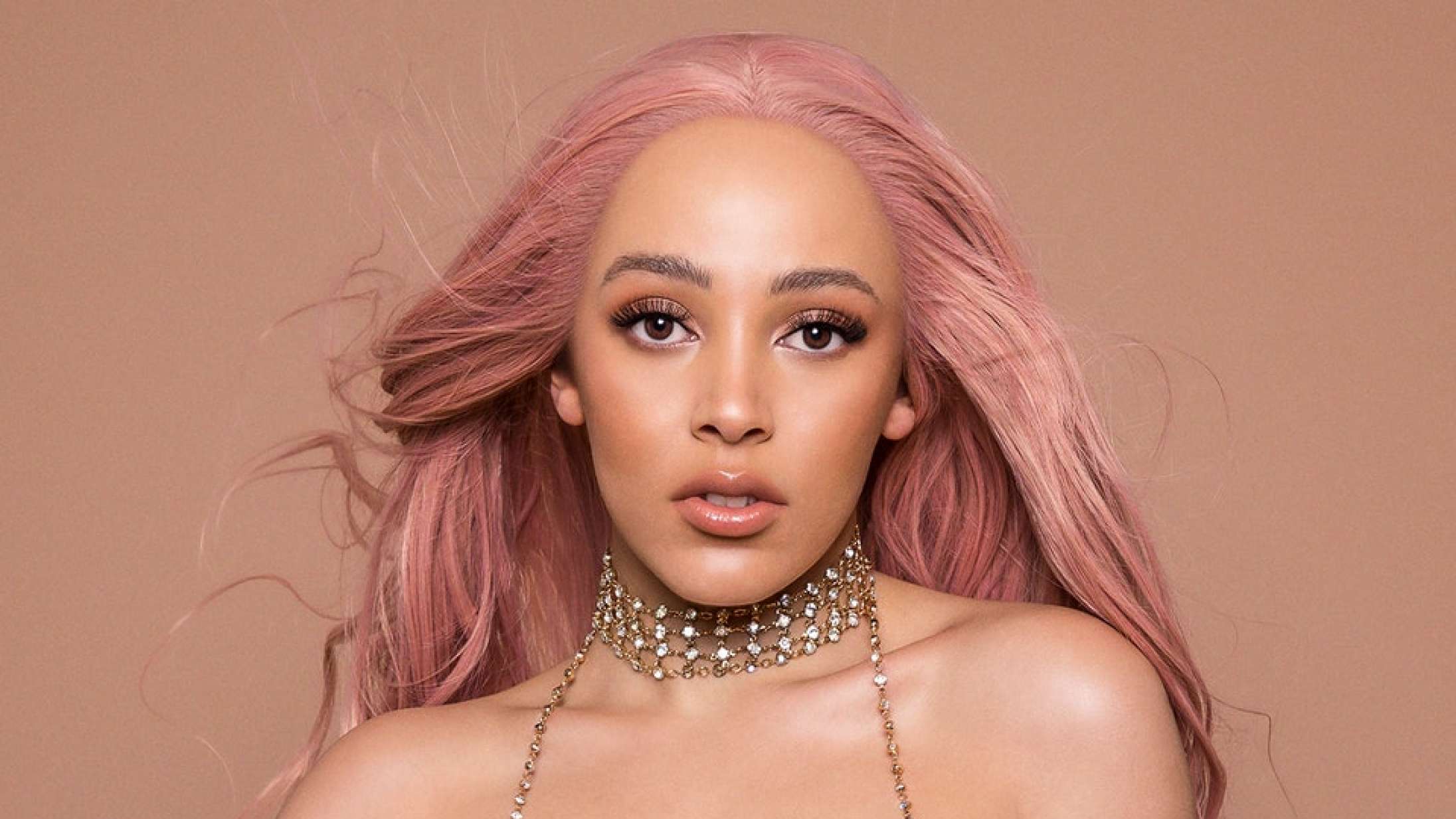 Først dissede Doja Cat Lana Del Rey – nu undskylder hun selv efter racismeanklager