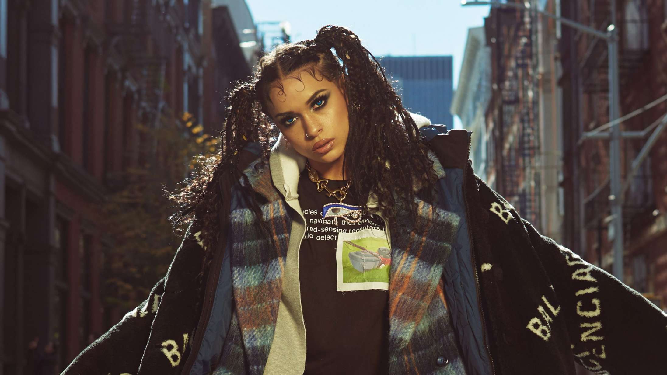 Princes Nokia udgav to album samme dag: Det ene giver dig en krammer, det andet brænder hele lortet ned