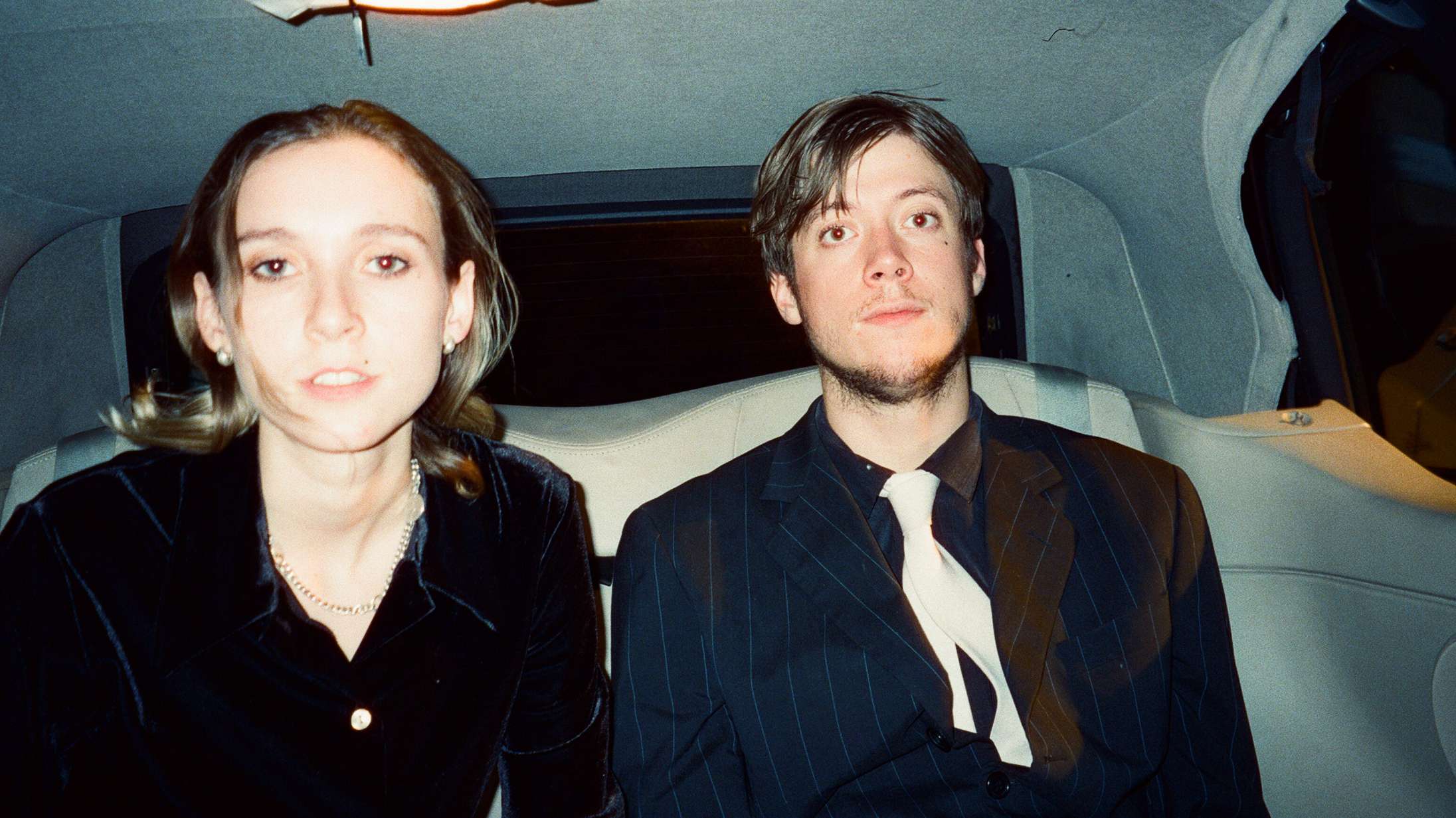 Sorrys slackerrock er som din ven, der sender memes om at være deprimeret