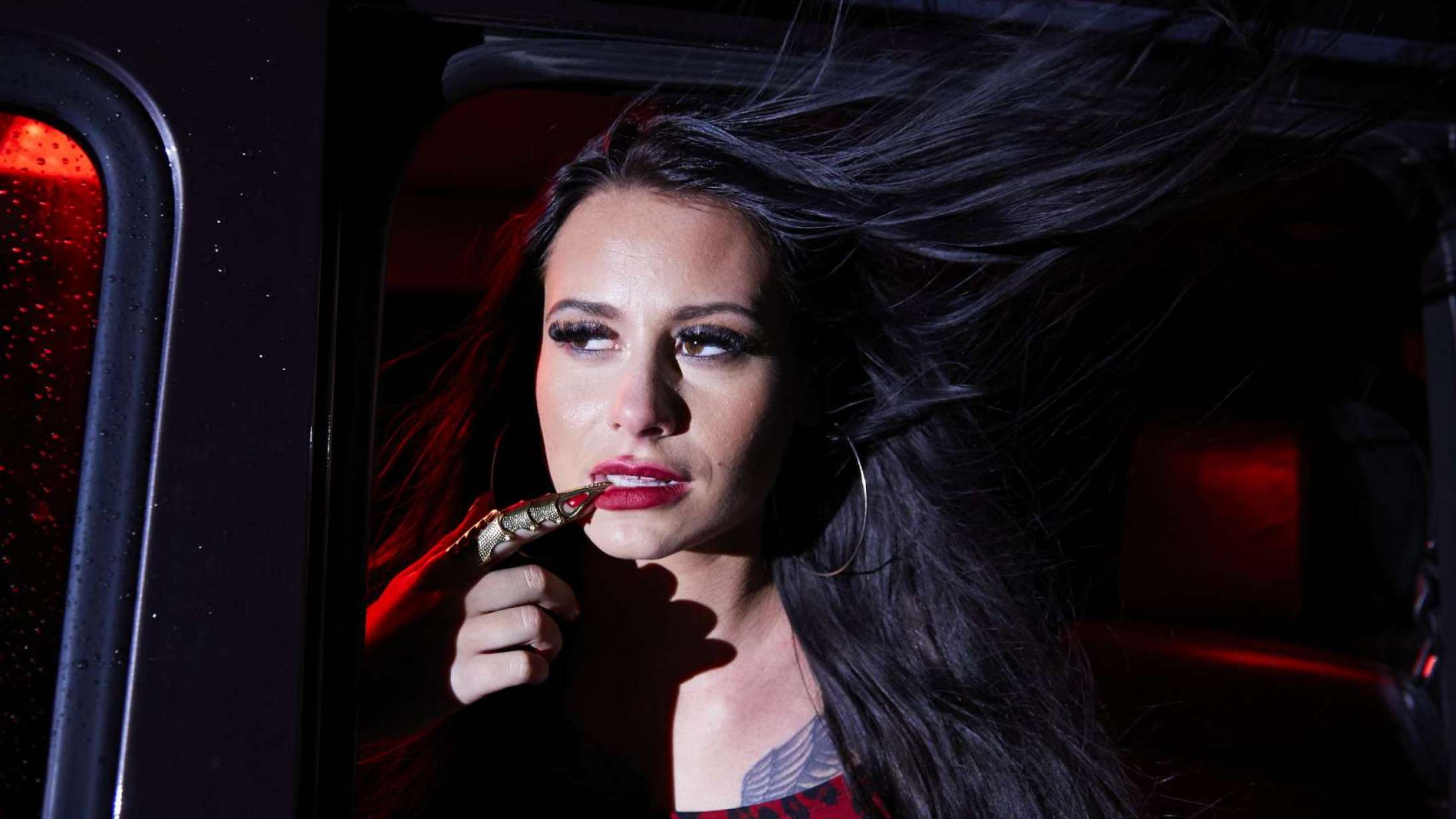 Tessa holder sig ikke tilbage på den nye single ‘Så’n der’: »Sangen handler om sex. Bum«