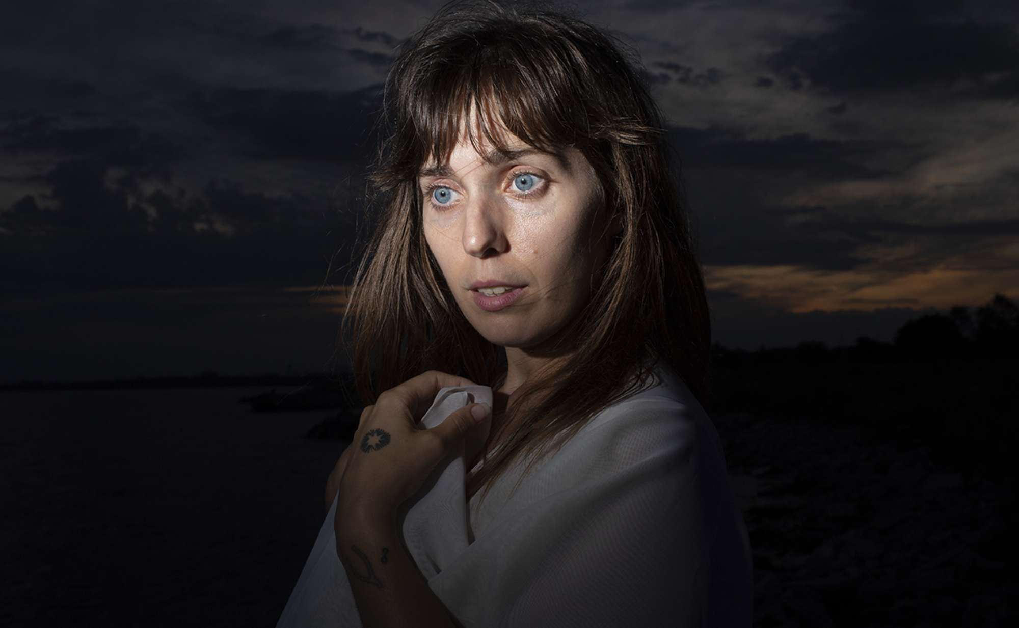 Til tider lyder ’Heavy Light’ som U.S. Girls’ fuldtonede forsøg på at ramme hitlisterne i røven