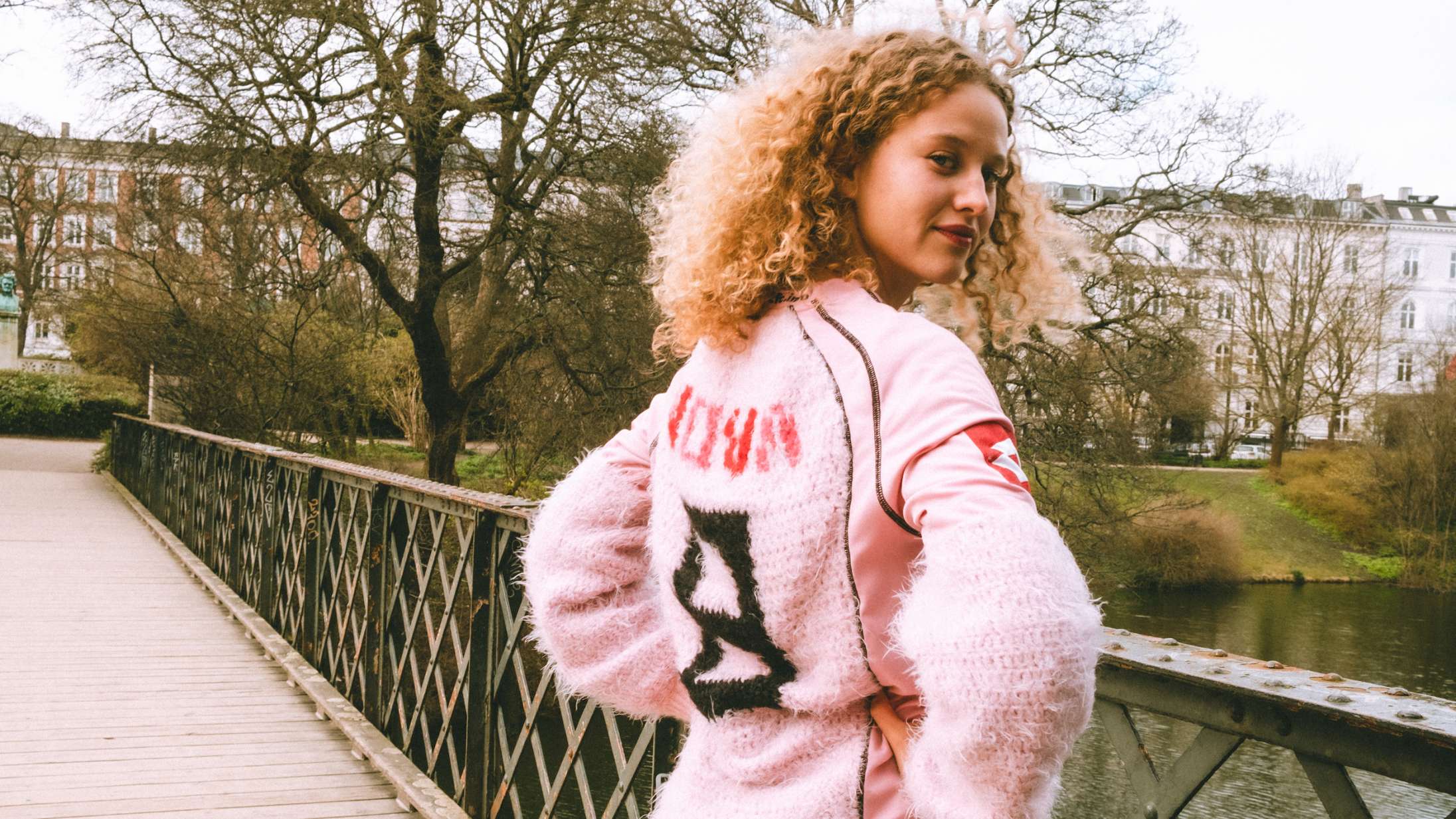 Nova hækler trøjer, der kan gøre enhver til fodboldfan