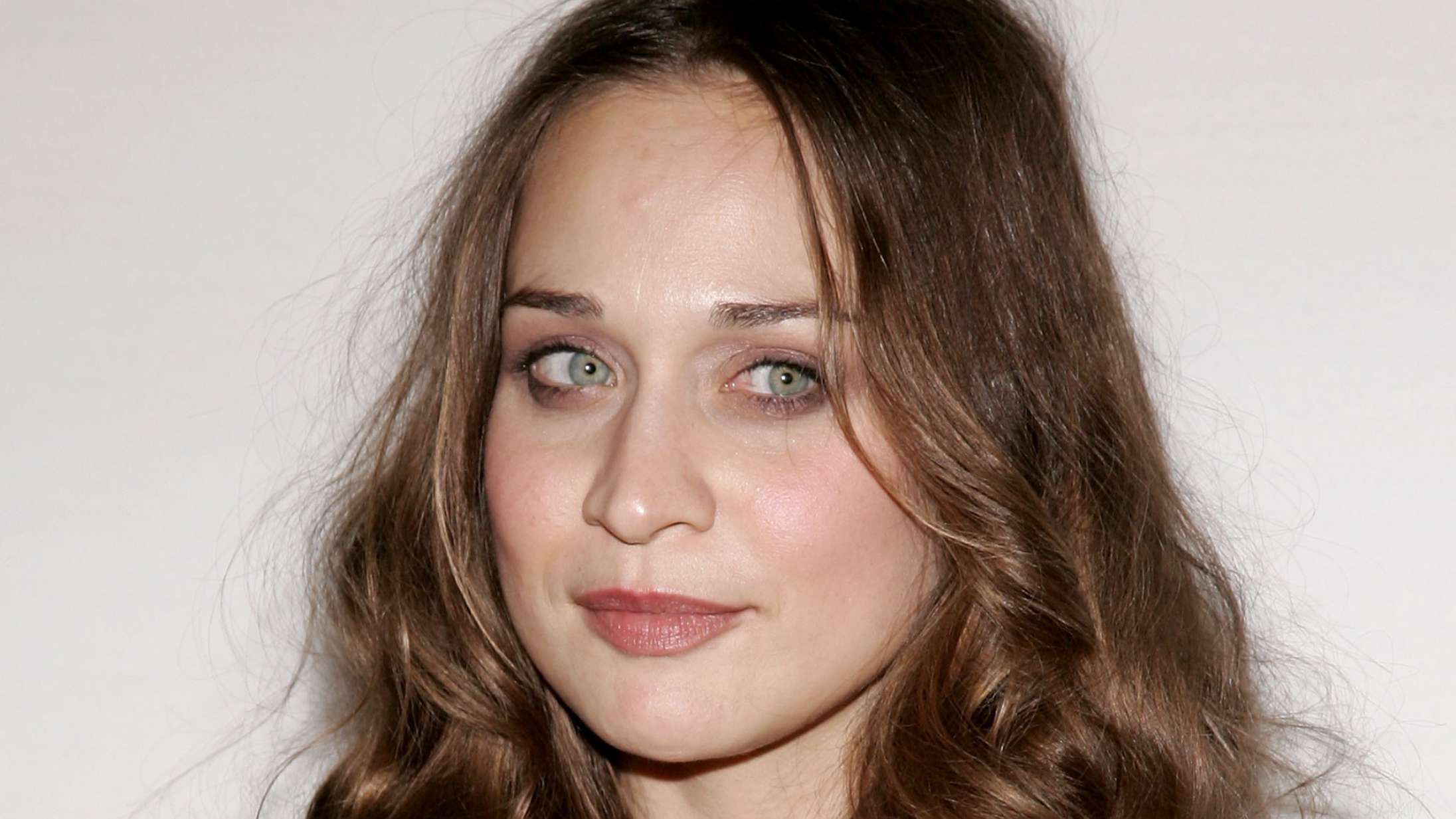 Hvordan Fiona Apple gik fra 90’er-wunderkind til kasseret af branchen til at skabe 2020’ernes første officielle mesterværk