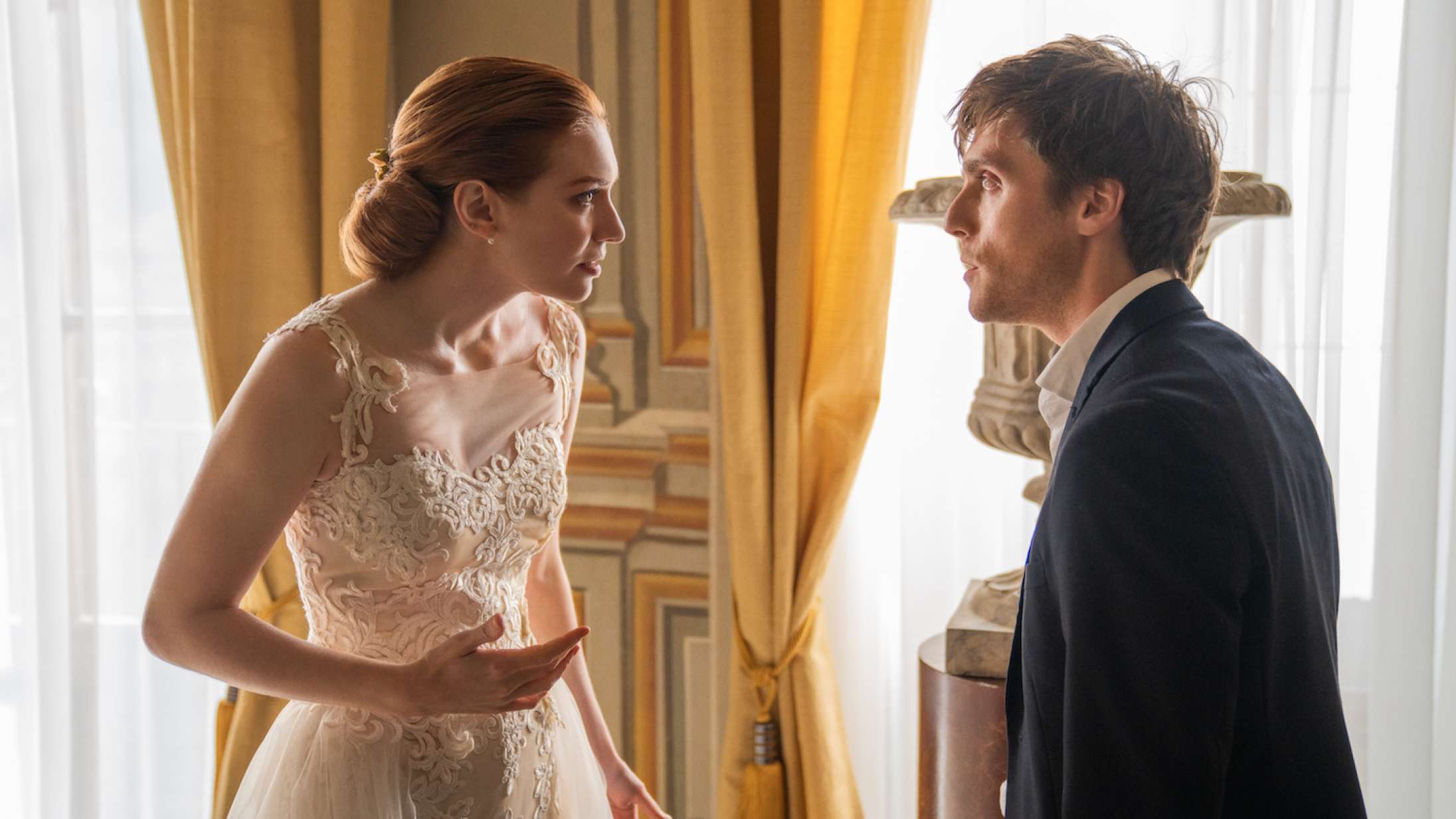 ’Love Wedding Repeat’: Netflix’ bryllupsbasker er en gang kluddermor over 90’ernes elskede kærlighedsfilm