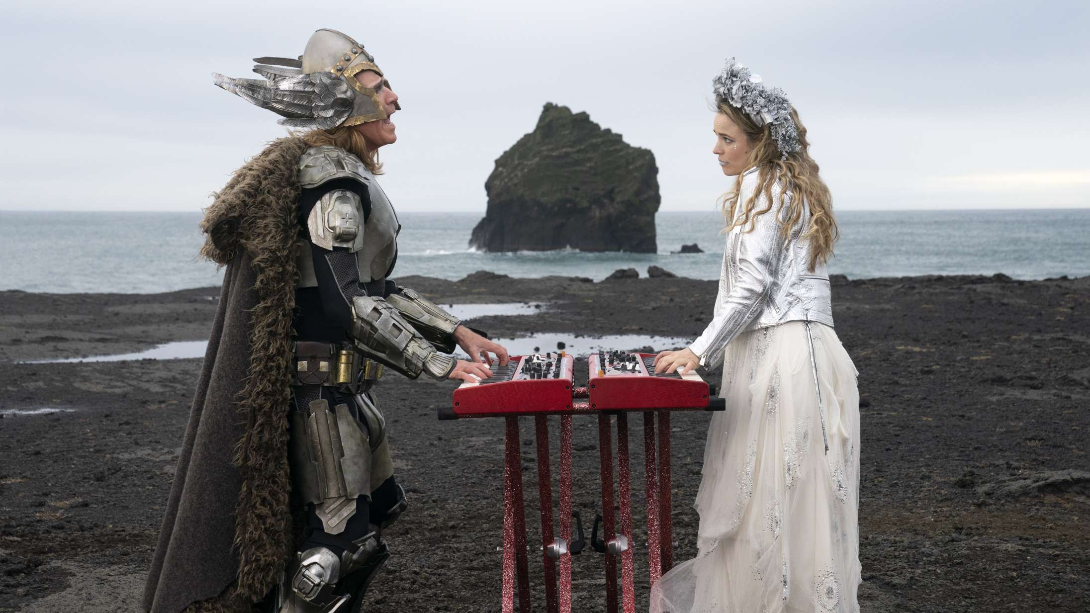 ’Eurovision: The Story of Fire Saga’: Slå hjernen fra til Will Ferrell og Rachel McAdams absurde Melodi Grand Prix-duo