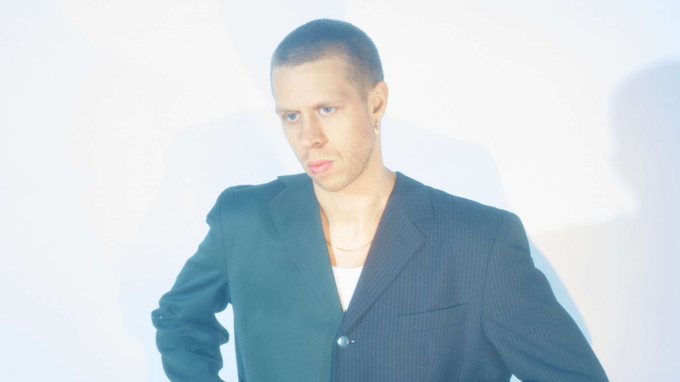 Goss annoncerer debutalbum: »Det er jo lidt en kliche, når musikere siger det her, men jeg siger det alligevel«