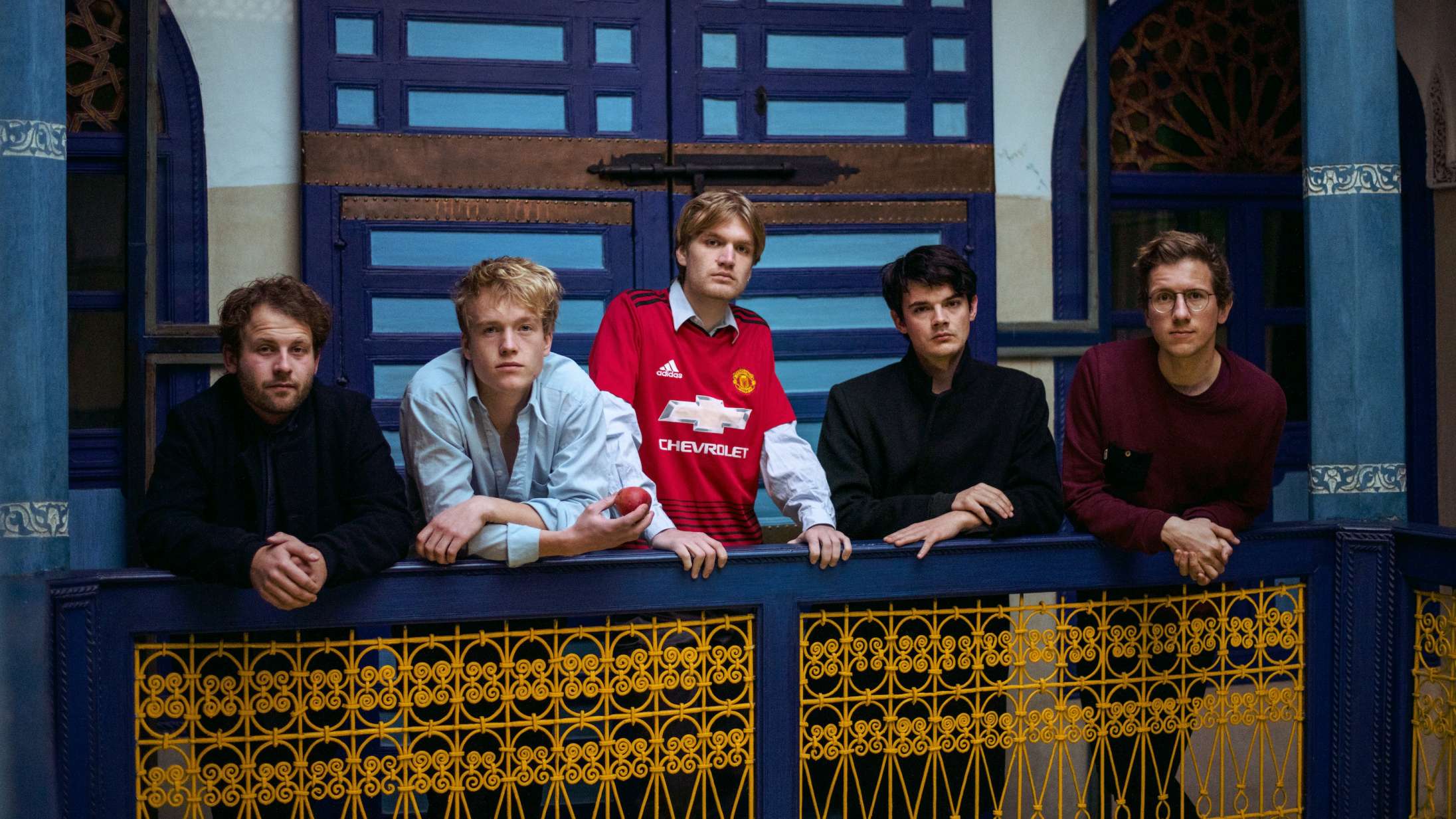 Danske Yune forsvinder ind i sig selv på ørkenrocket debutalbum