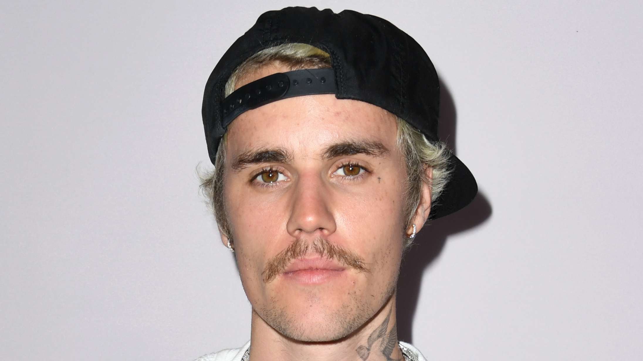 Justin Bieber surprise-udgiver ny EP i anledning af påsken