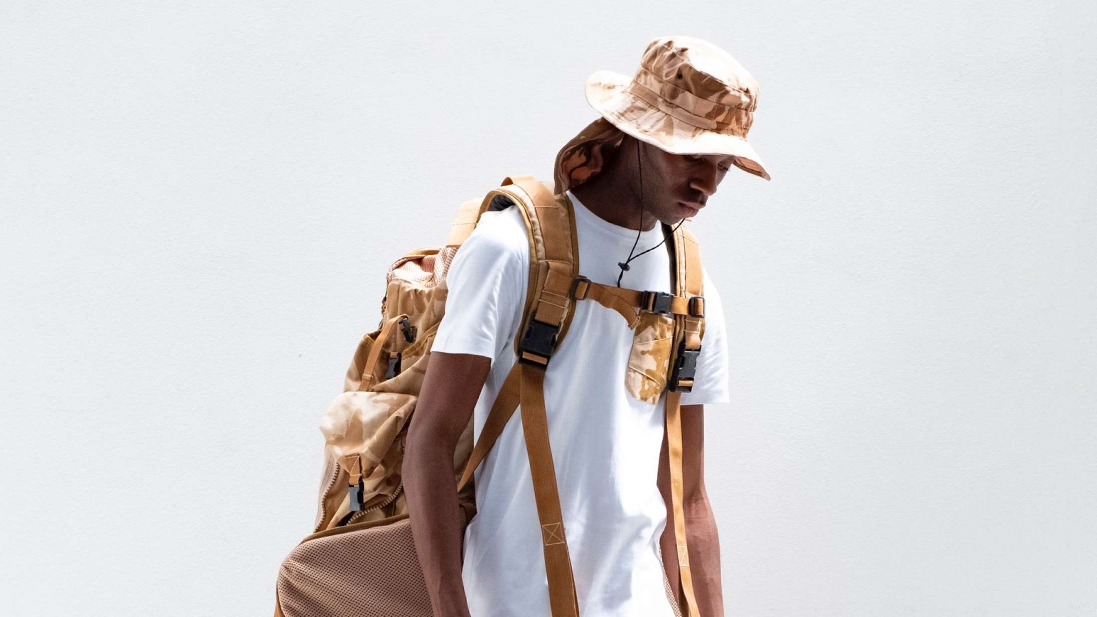 Engelsk designer sætter spørgsmålstegn ved vores evige lyst til nyt: »Vi bliver nødt til at holde op med at lave flere ting«