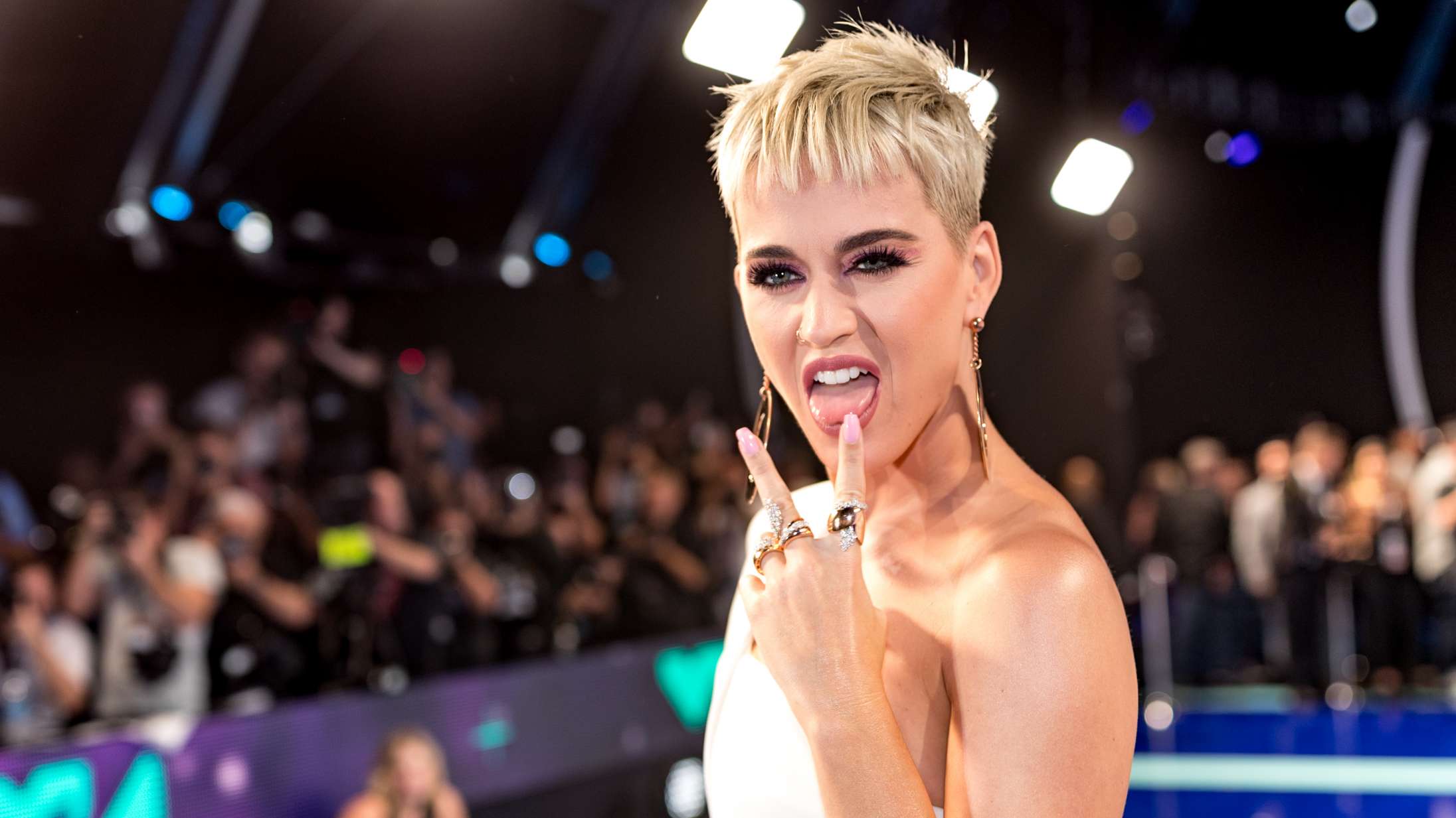 Katy Perry afslog at samarbejde med purung Billie Eilish, fordi hun syntes, musikken var kedelig