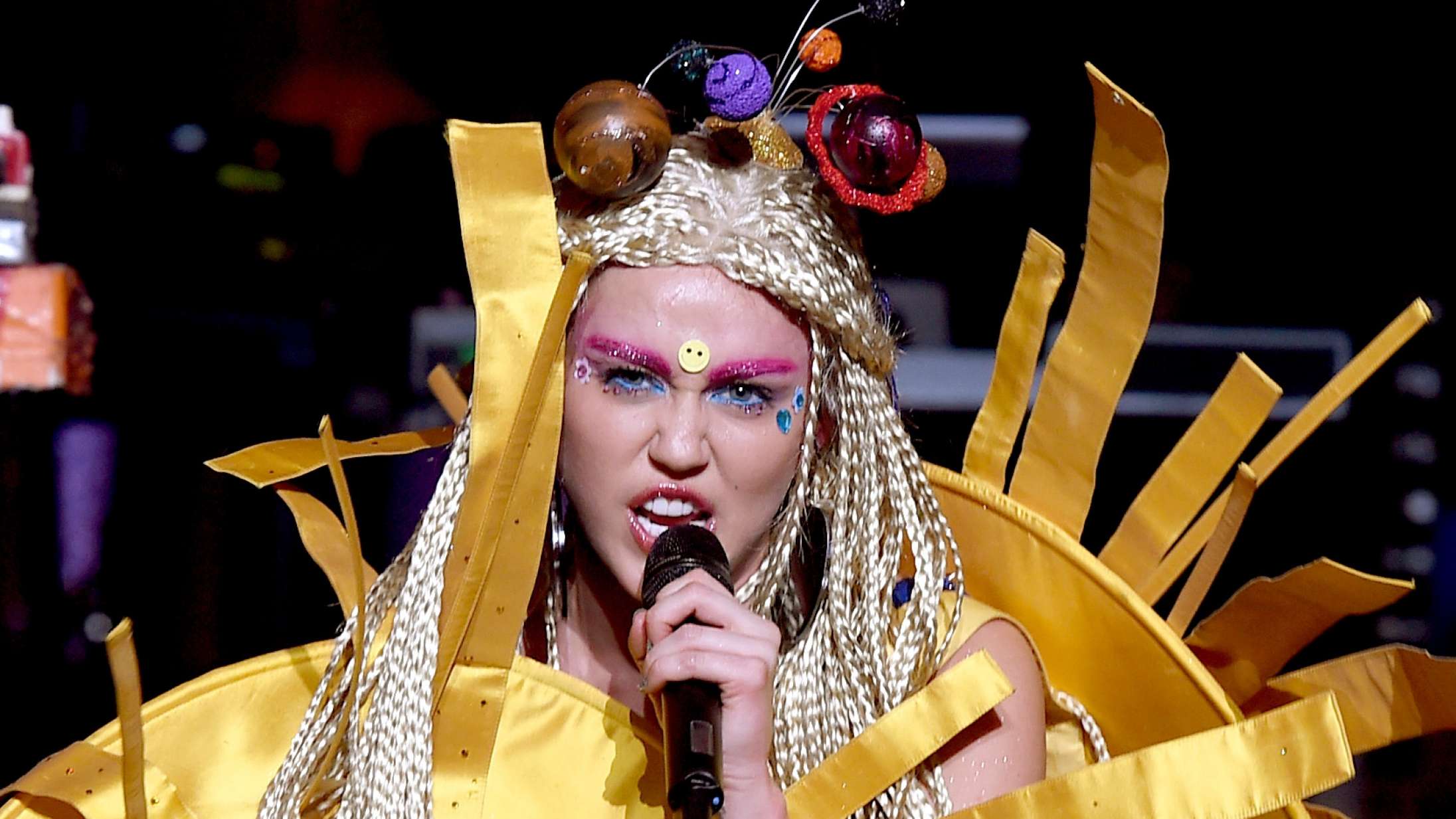Miley Cyrus floppede stort med halvanden time langt syretrip – var det virkelig så dårligt?