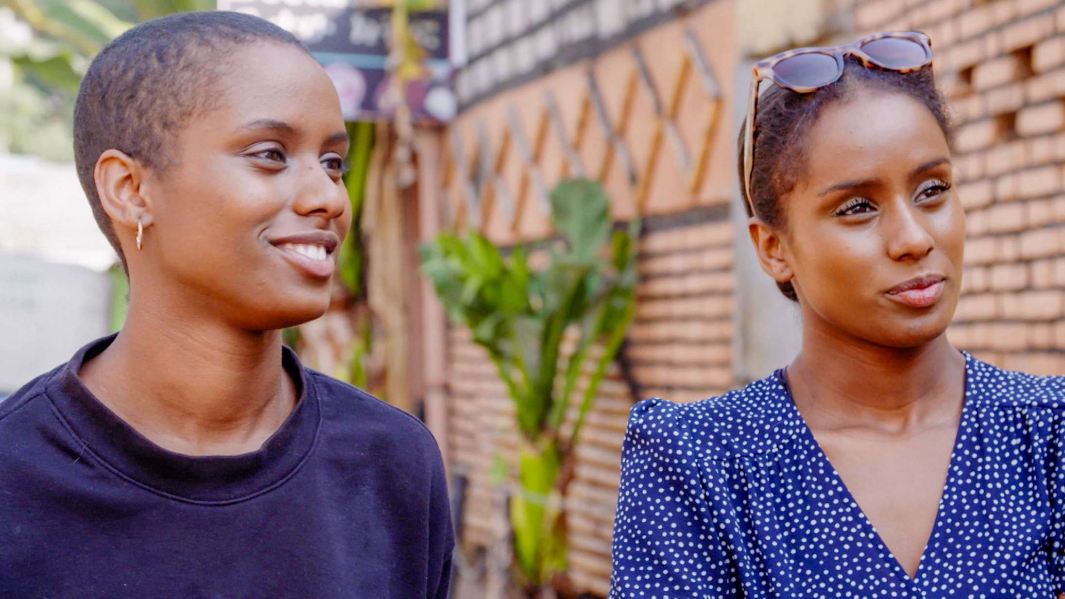 ’Min sindssyge tvilling’: Vellykket DR3-serie om søsterskab, psykiske lidelser og jagten på ophavet