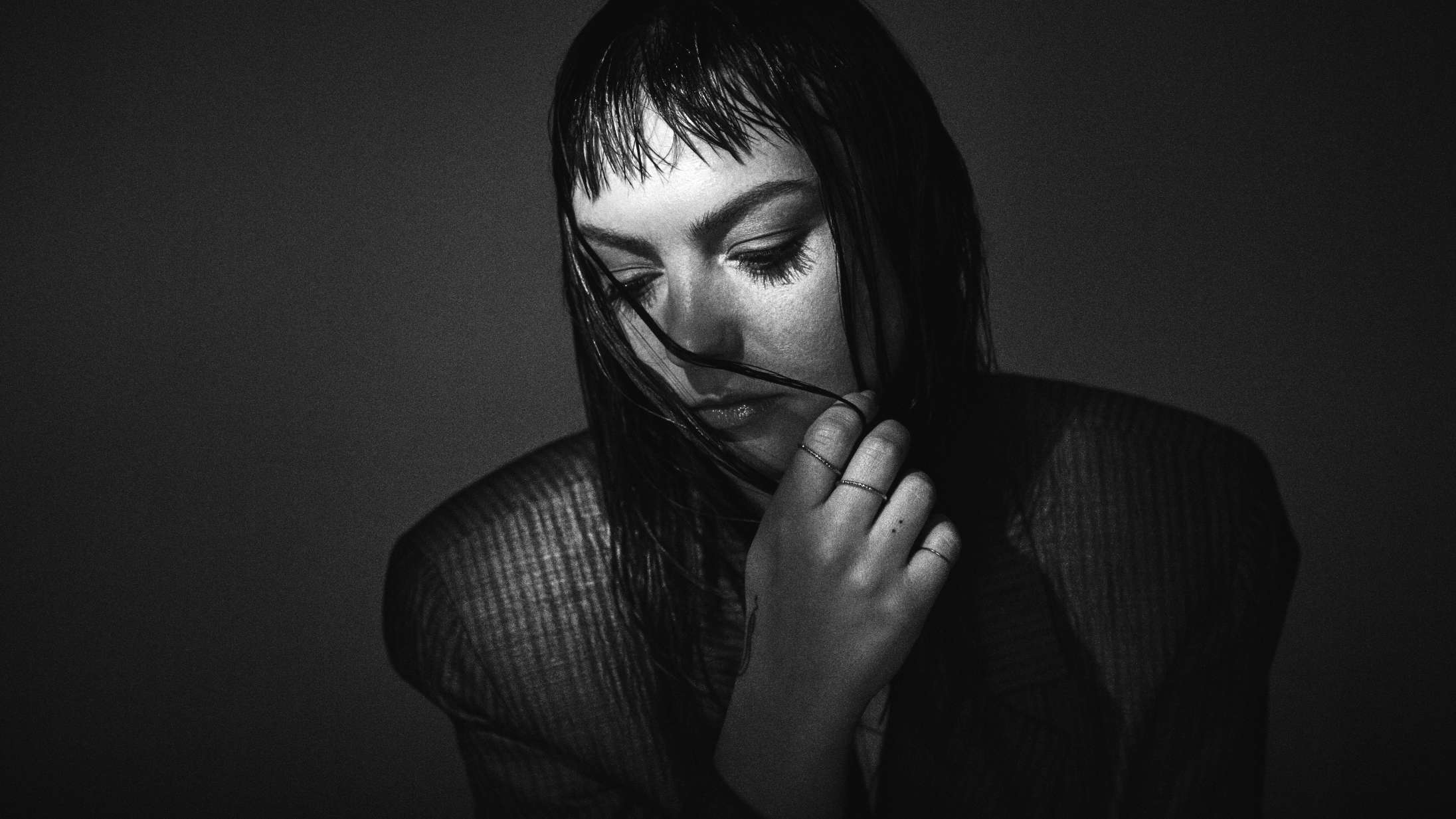 Angel Olsens usminkede versioner af egne sange er unødvendige, men stadig effektive