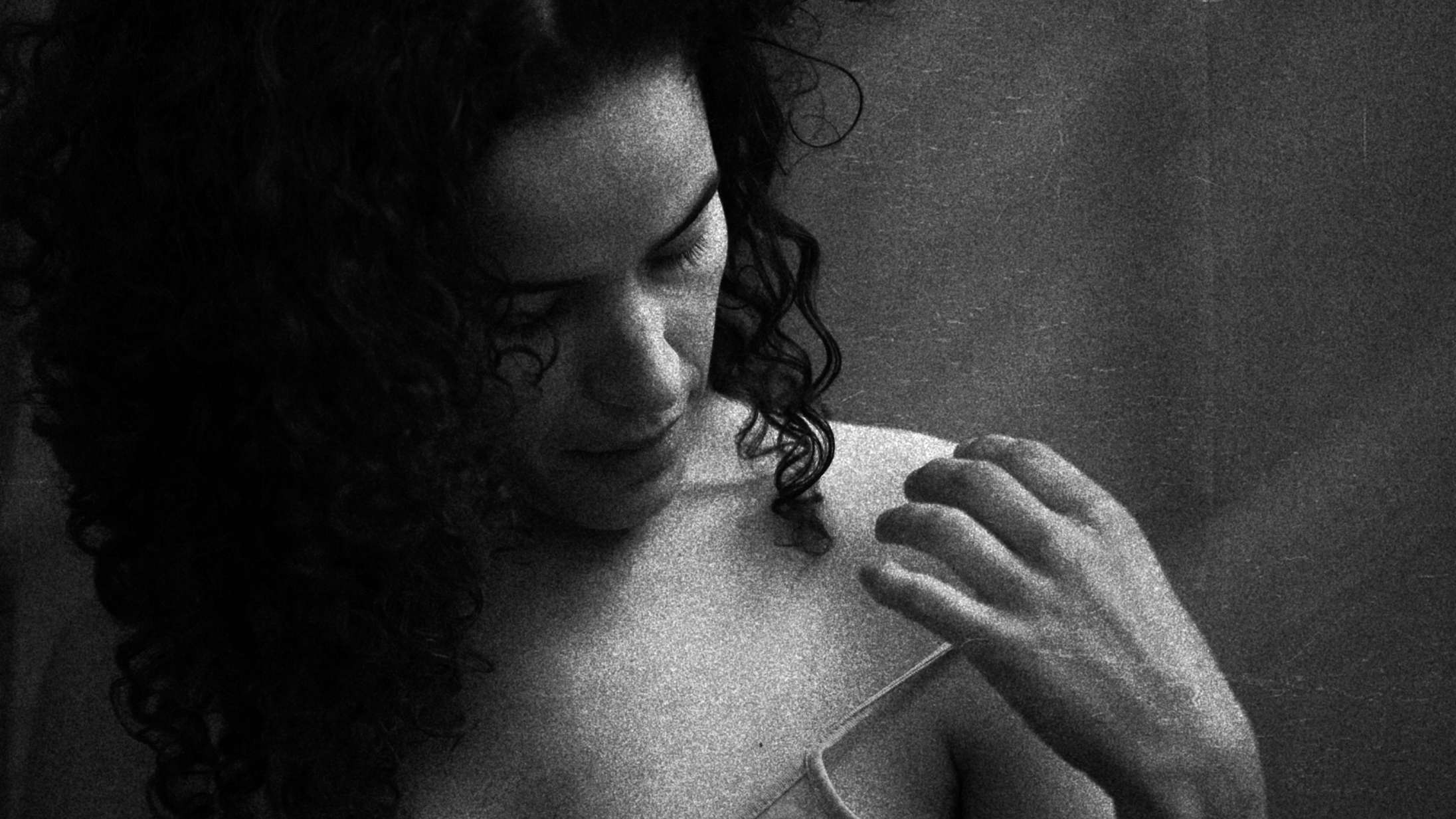 Anya synger om datingkultur på ‘Se mig nøgen’ – dansksproget ep på vej