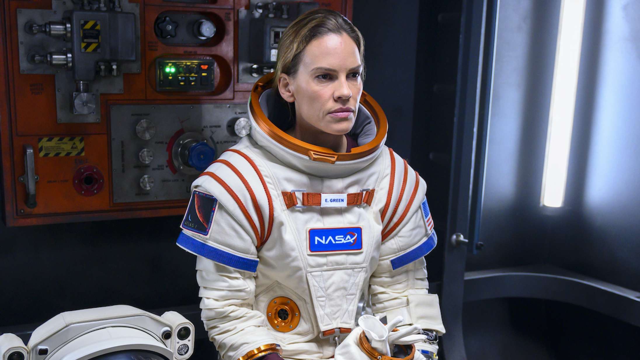 ’Away’: Hilary Swank er en irriterende »mommy in space« i ny Netflix-serie