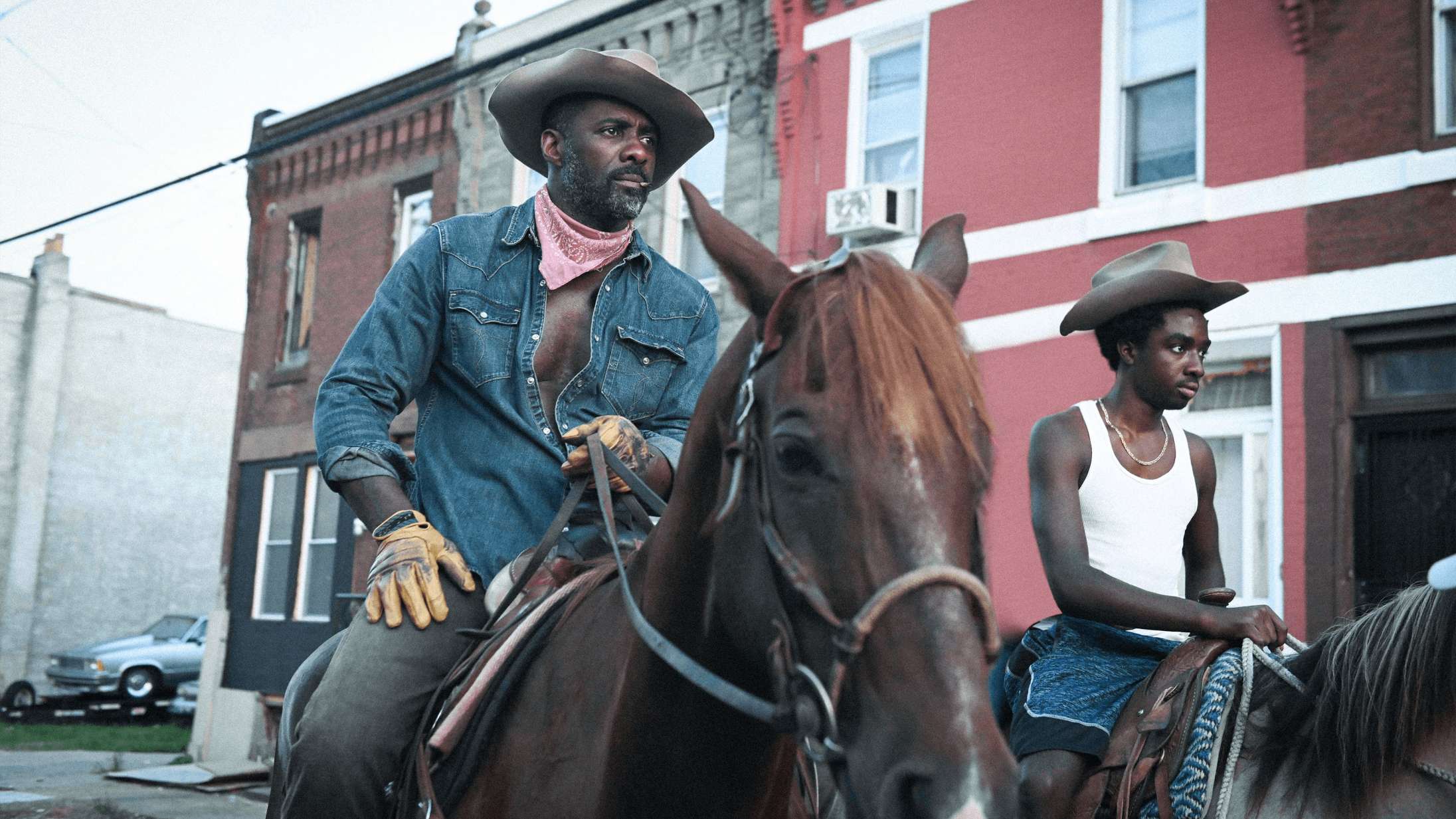 Idris Elba og ‘Stranger Things’-stjerne i ventet Netflix-drama – se traileren til ‘Concrete Cowboy’