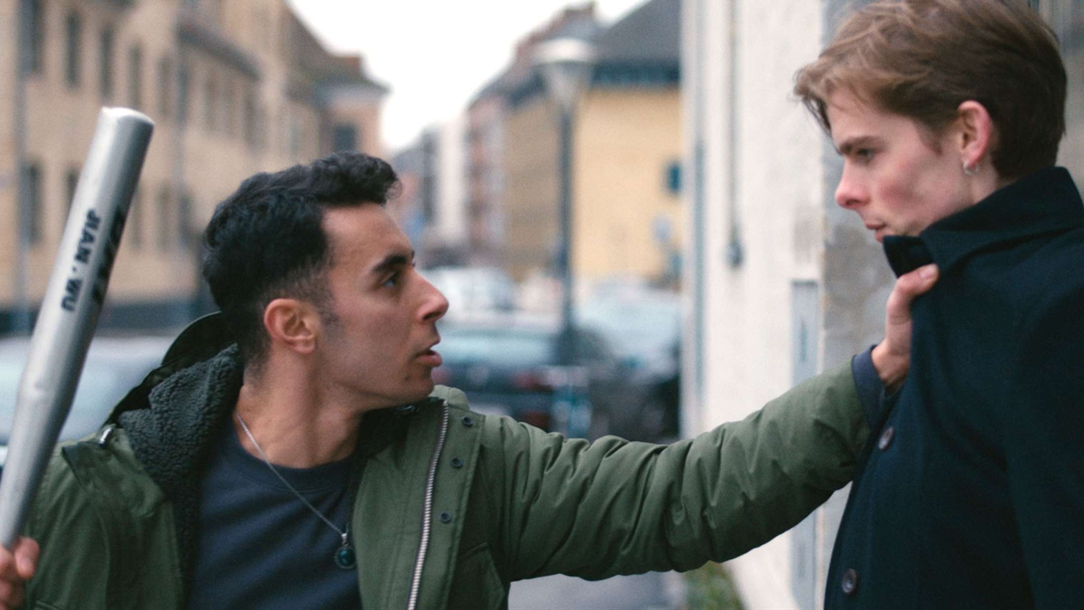 ’Om natten lyver jeg aldrig’: Tåkrummende DR3-serie om homoseksualitet fejler totalt