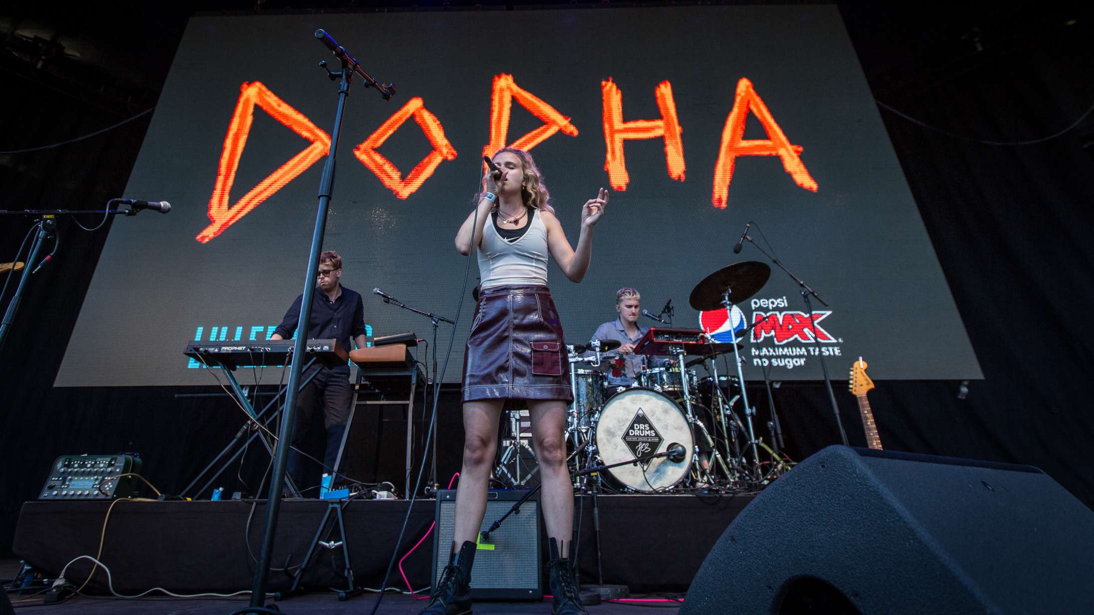 Poptalentet Dopha overvandt den akavede coronastemning til Lillefredag i Tivoli