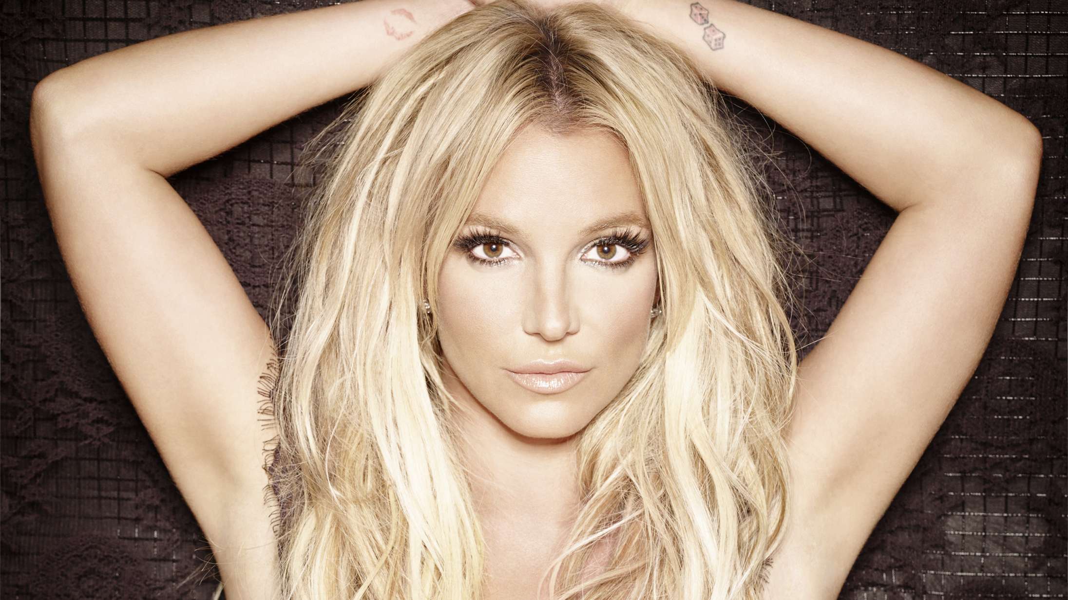 Britney Spears deler delvist nøgne fotos på Instagram – og forklarer den dybere mening bag