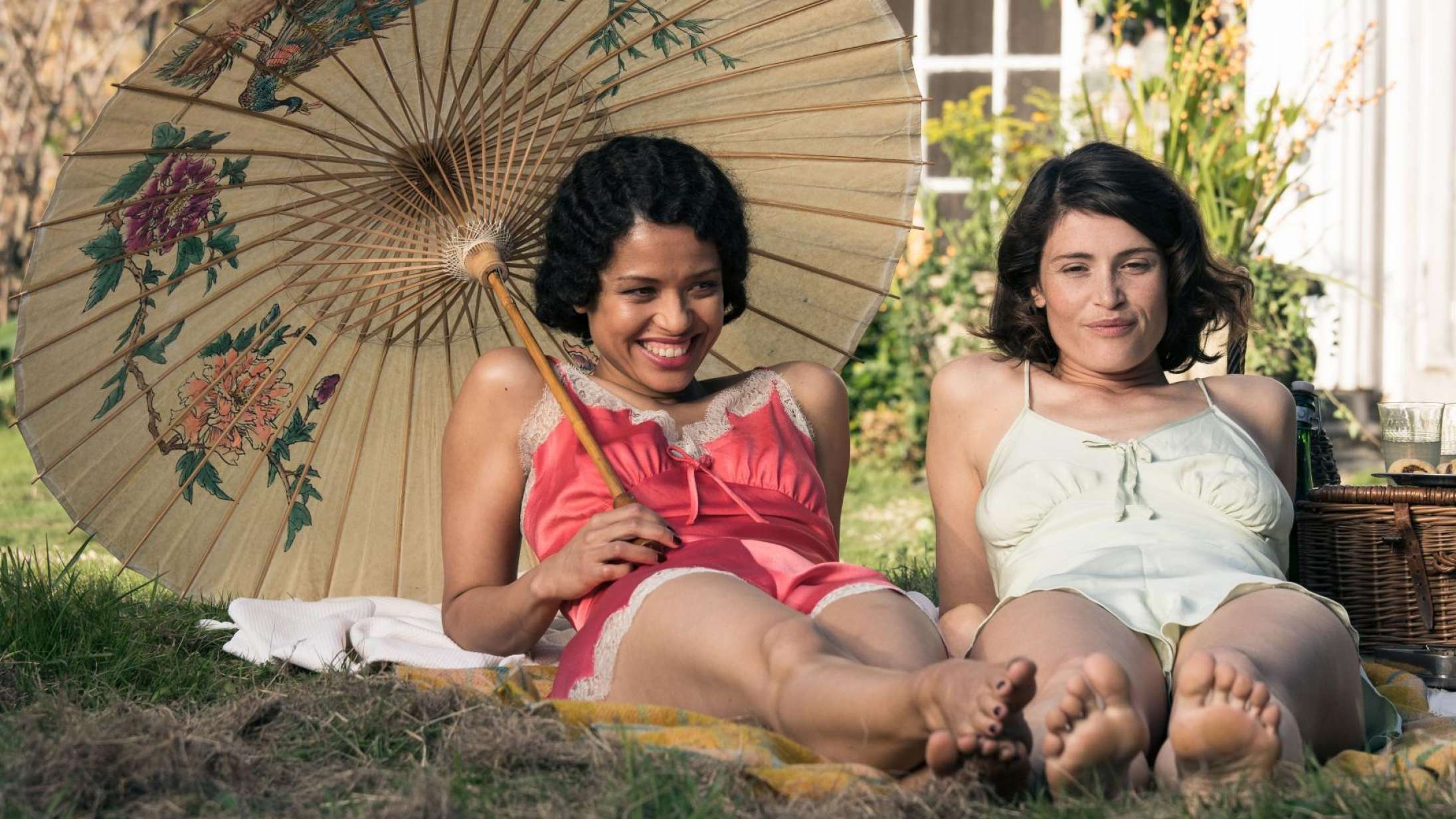 ’Summerland’: Krigsdrama med queer-plot er alt for nuttet