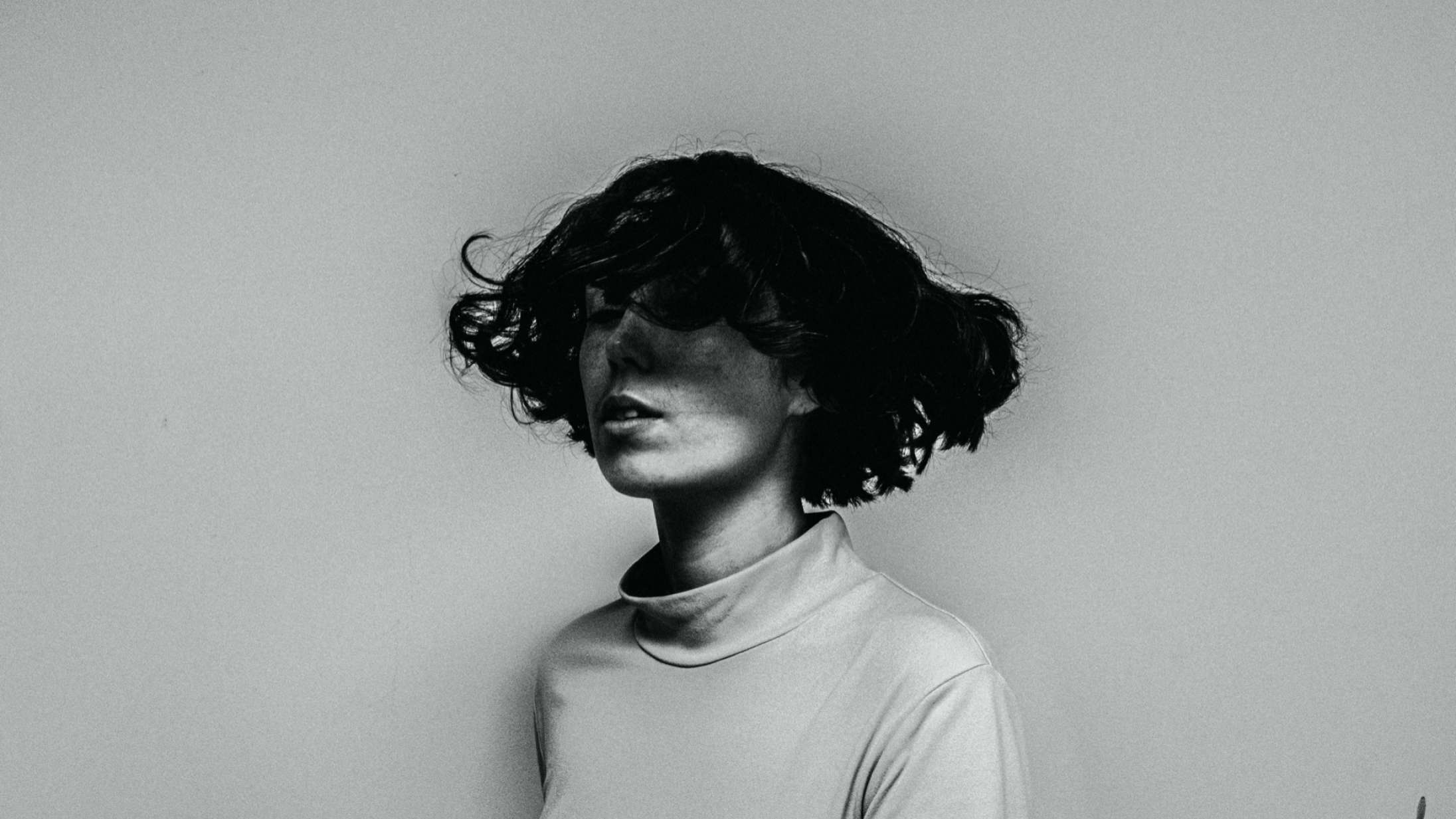 Kelly Lee Owens’ elektroniske univers er lyden af at overgive sig til mørket