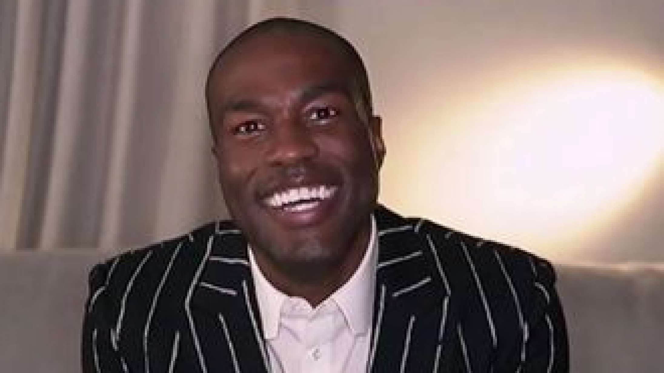 ‘Watchmen’s gennembrudstjerne leverer rørende Emmy-tale – dedikerer den til alle sorte kvinder i hans liv