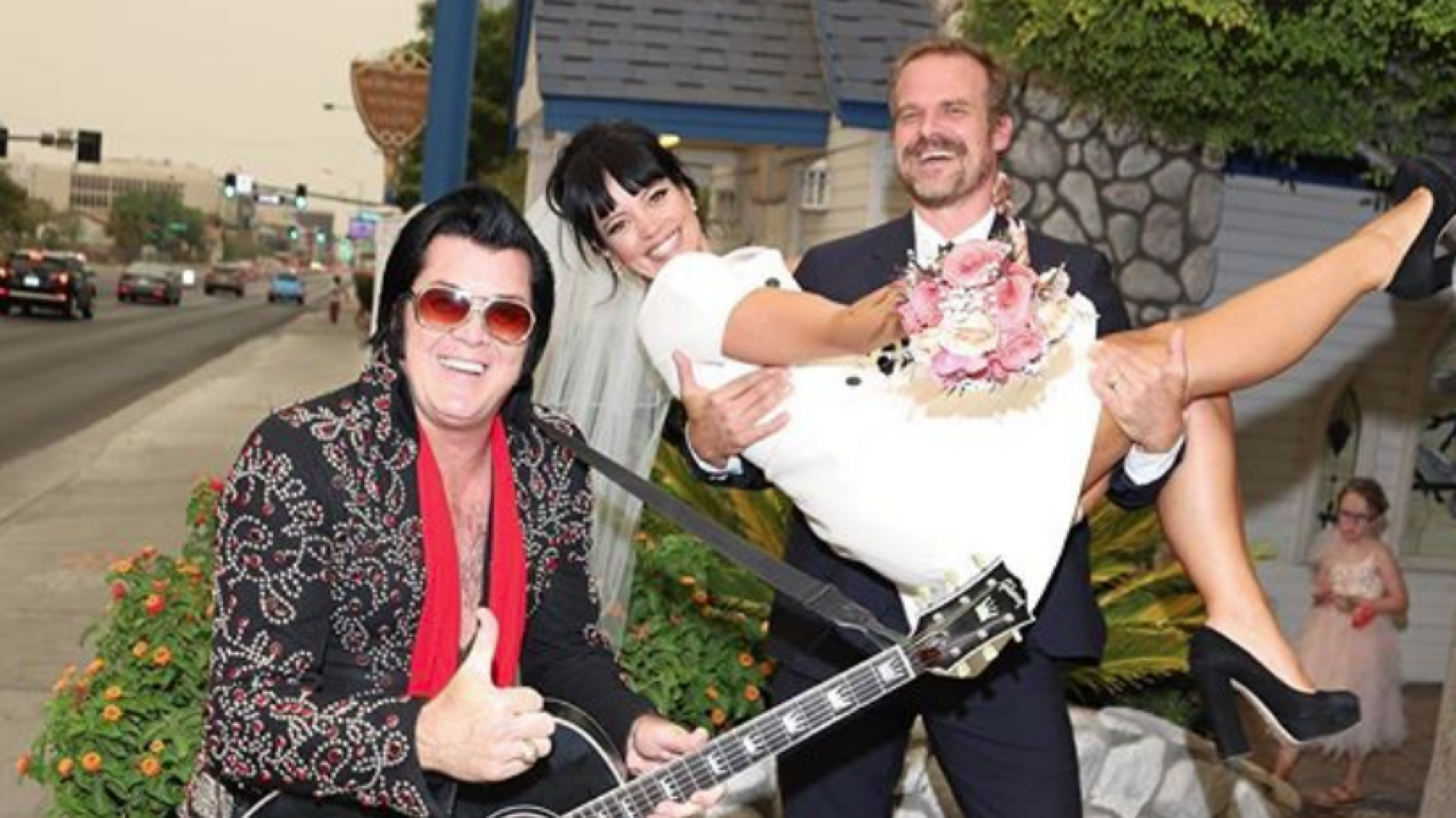 Lily Allen og David ’Hopper’ Harbour er blevet viet af Elvis i Las Vegas