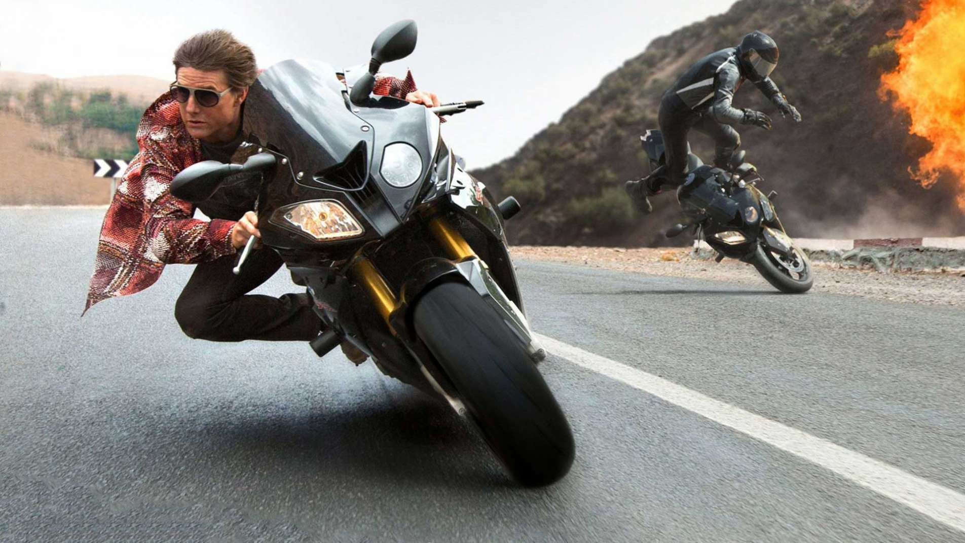 Se Tom Cruise i halsbrækkende ‘Mission Impossible 7’stunt fra