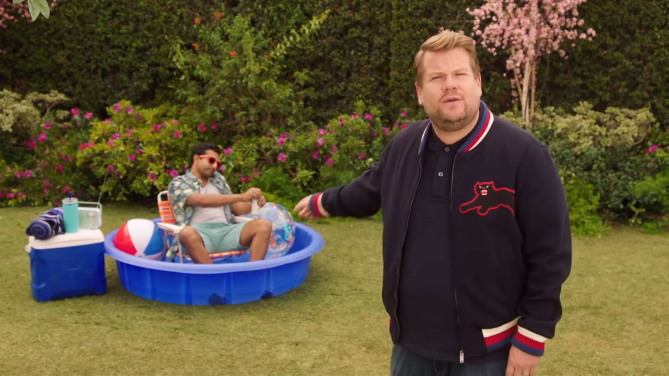 Dua Lipa og James Corden minder os om reglerne for sikker corona-dating