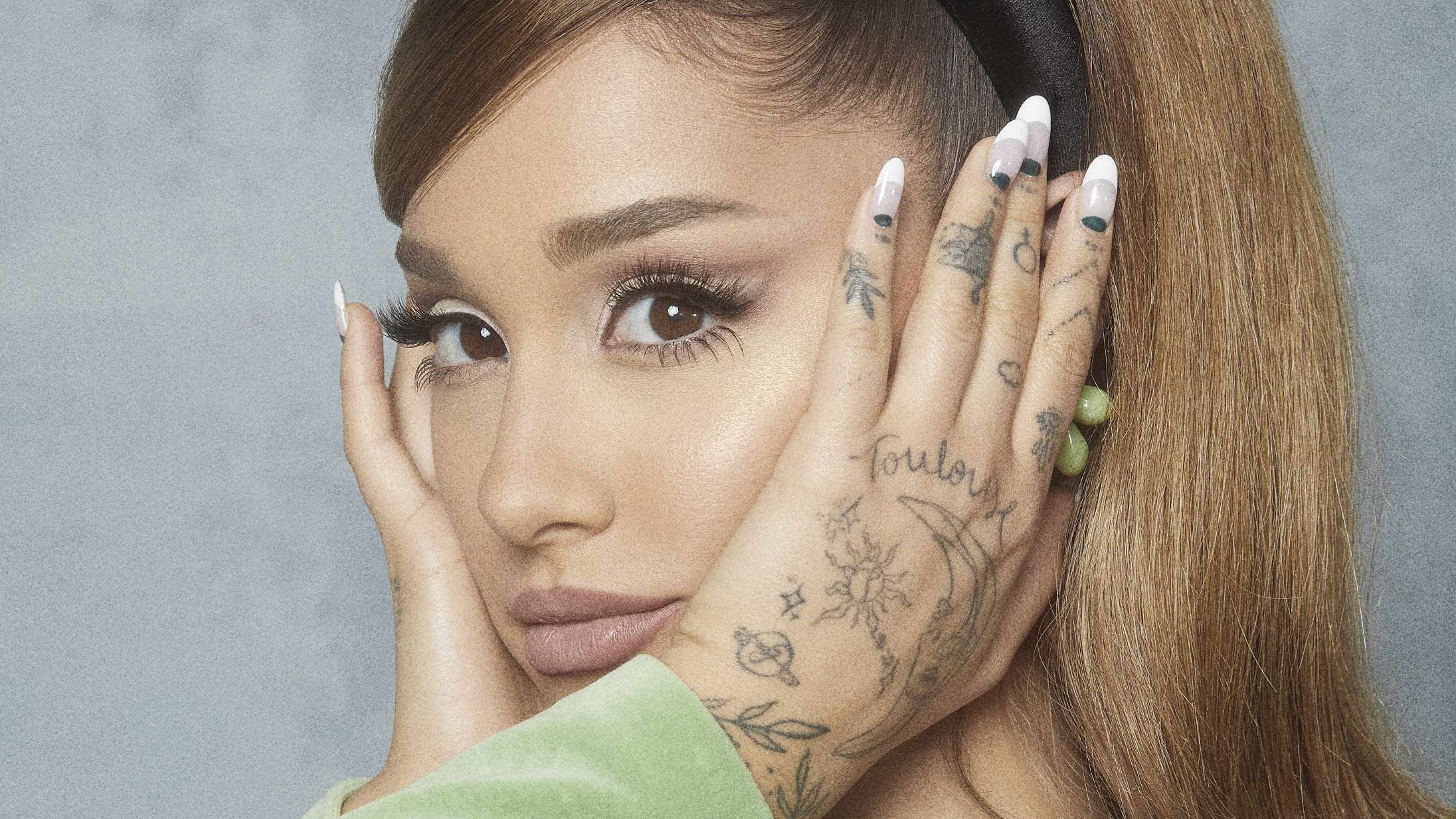 Ariana Grande taler ud om skønhedsindgreb: »Jeg fik bare lyst til at gemme mig«