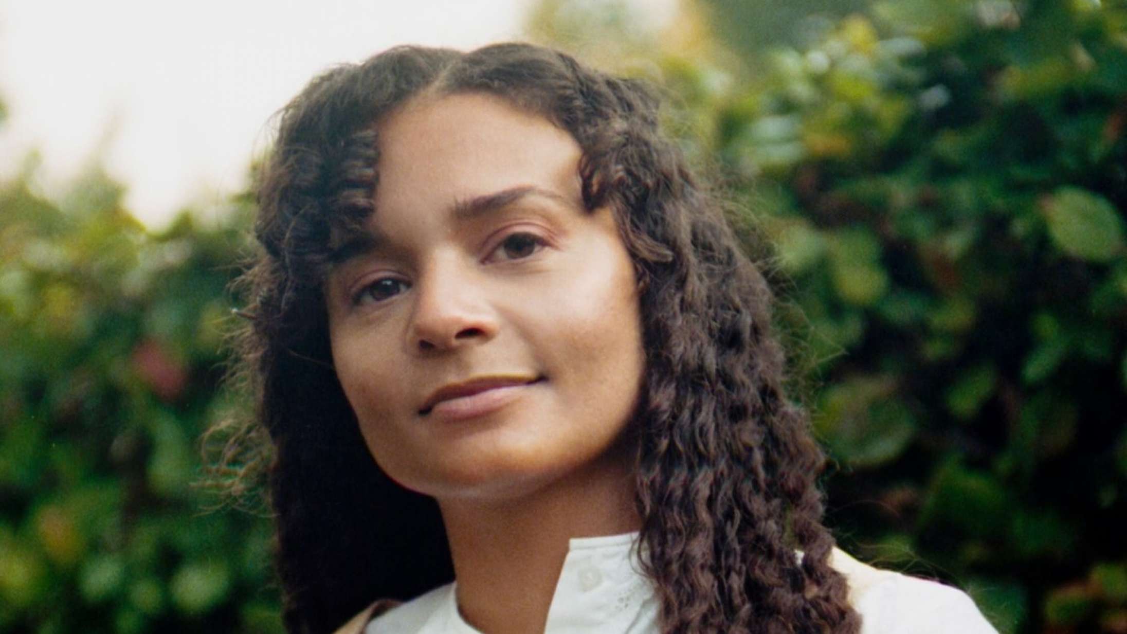 Top Tracks: Hør ugens 10 bedste nye sange – dansable, bombastiske, spooky og meget mere