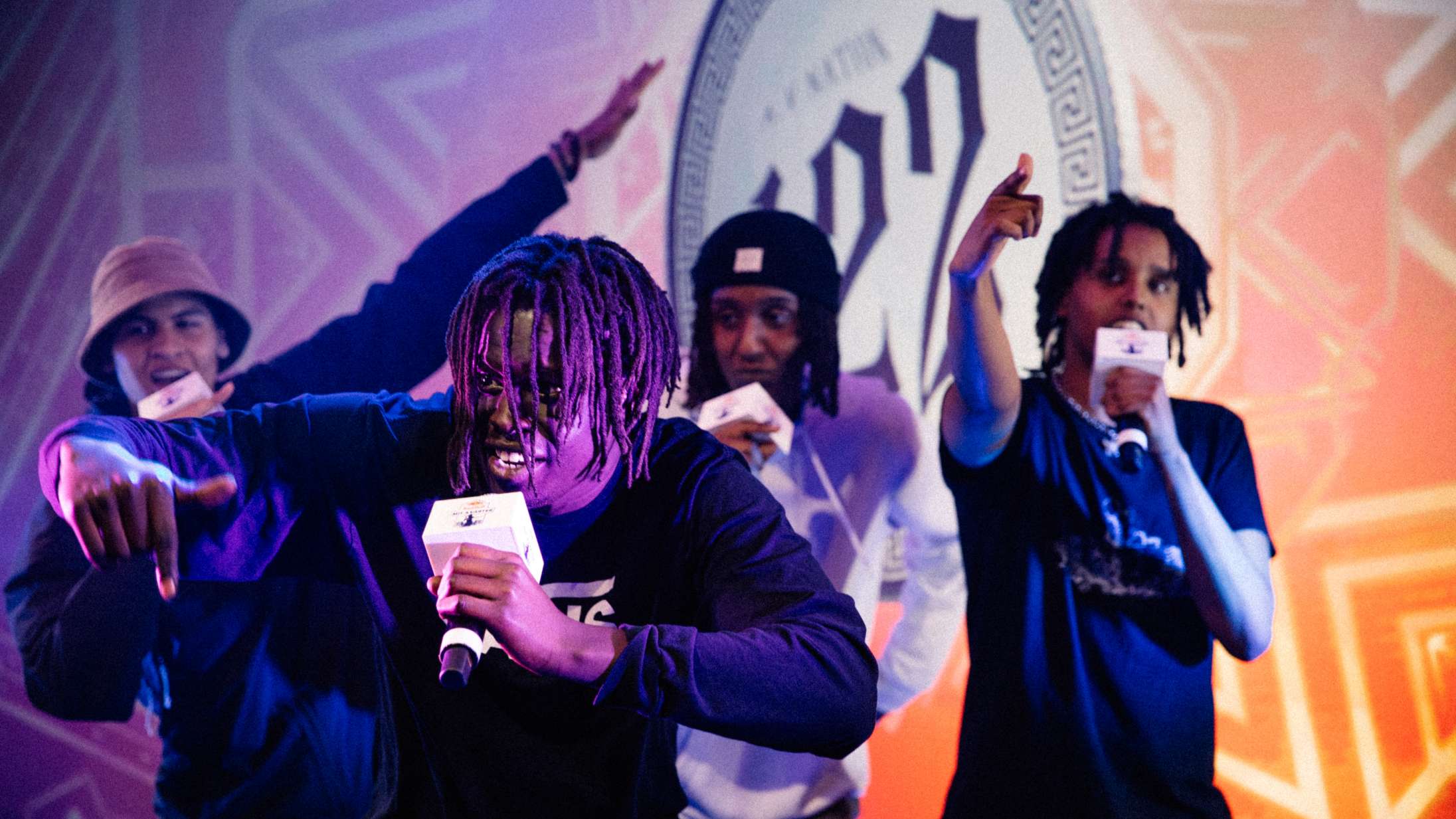 Tre hiphop-crews, der har inspireret Hunnid22: »De er familie, og man kan mærke det«
