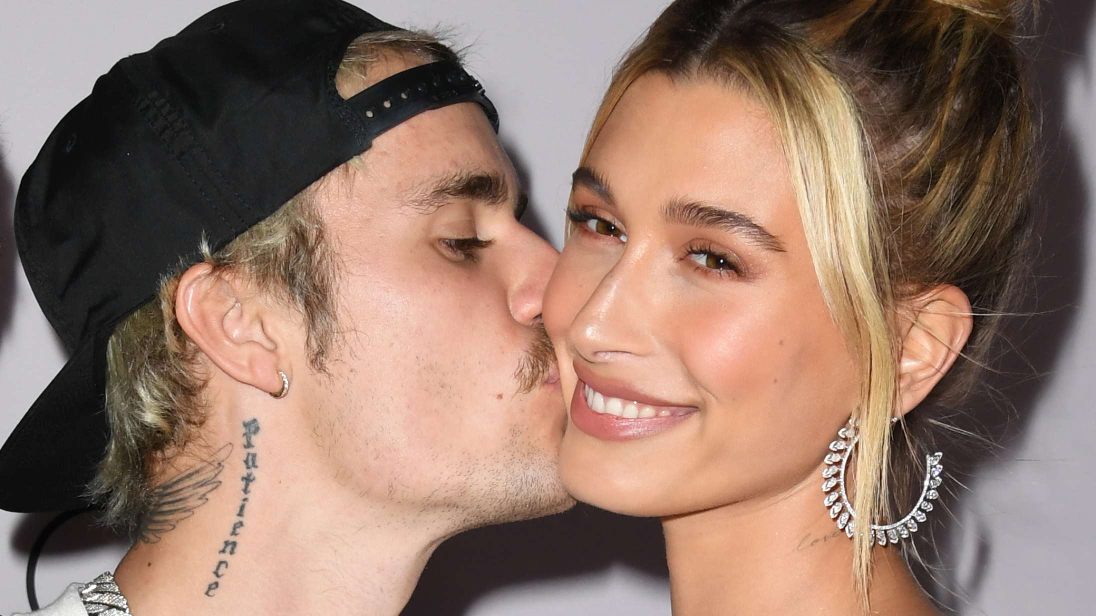 Hailey Bieber indlagt med blodprop i hjernen tidligere på ugen: »Et af de mest skræmmende øjeblikke i mit liv«