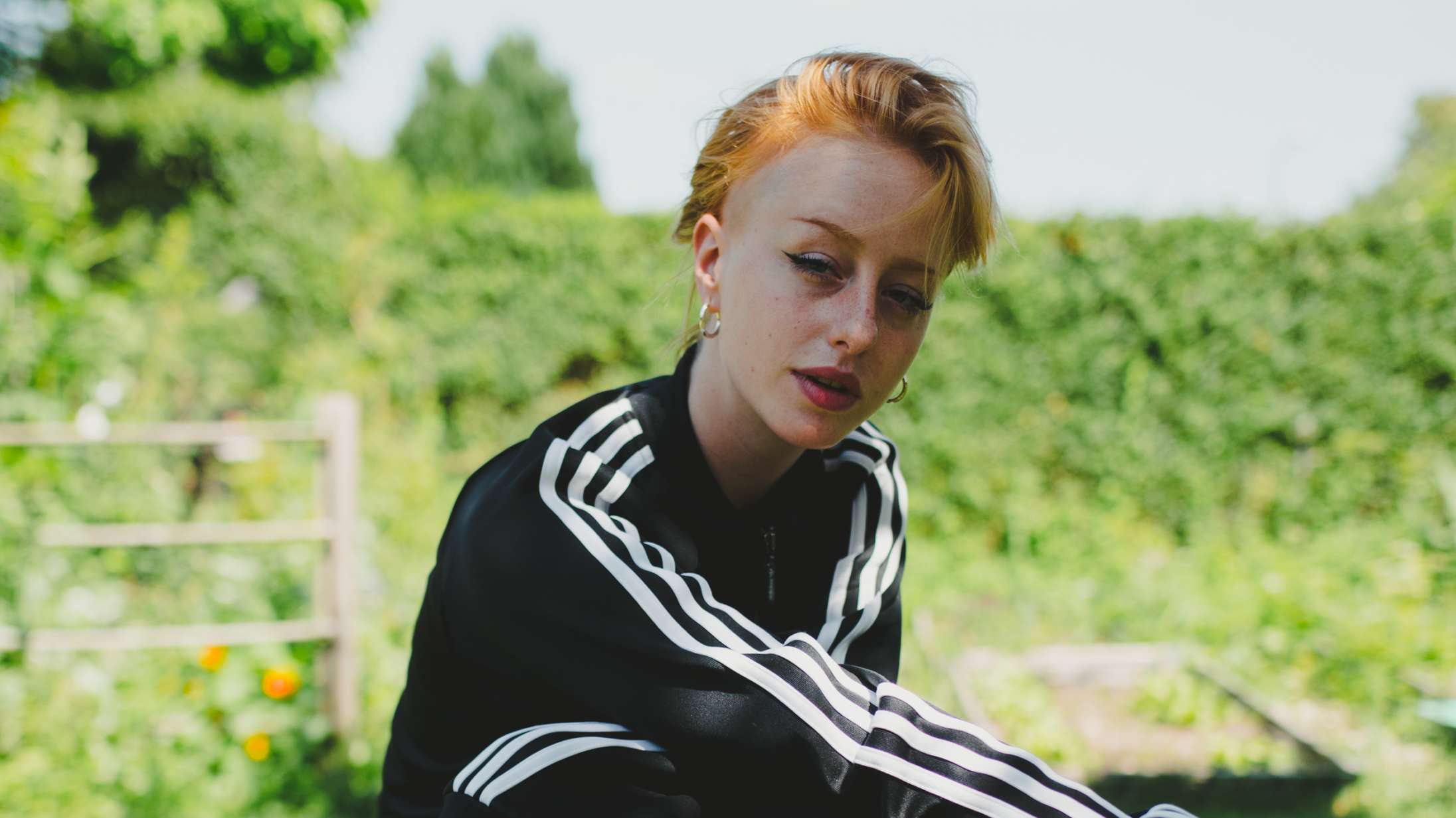 Sulkas nye single handler om sexistisk retorik i dansk hiphop – nævner Suspekt, Niarn og Jooks