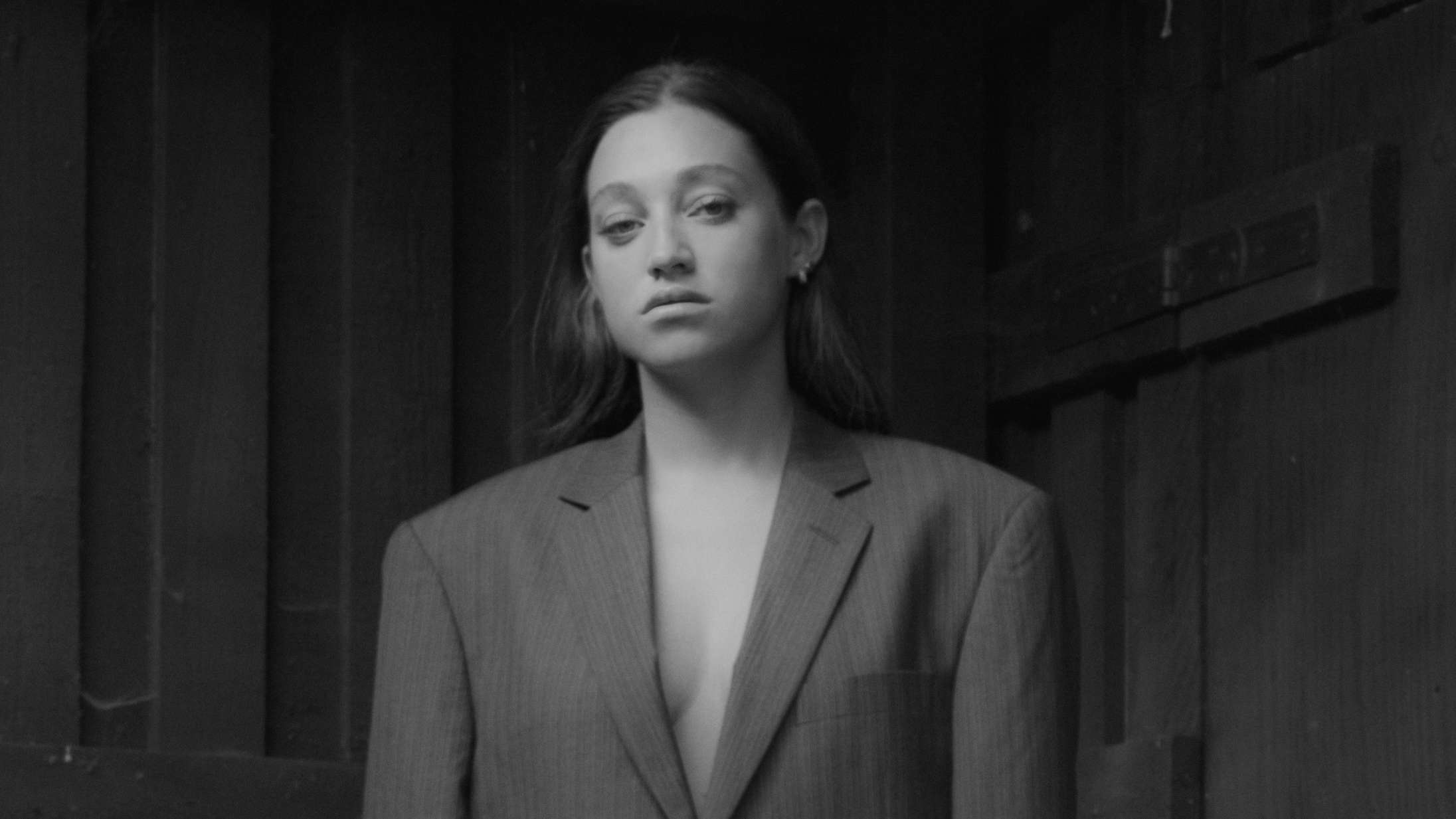 Dansk talent forsvandt i fire år: Her er musikken, der har inspireret Emi Wes’ genfødsel