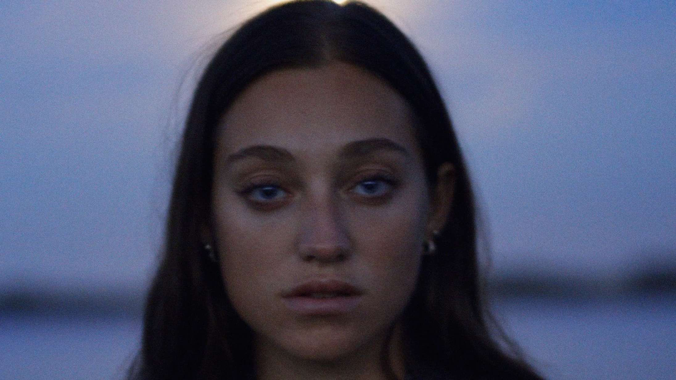 Efter fire års fravær gør danske Emi Wes vellykket soulpop-comeback med ep’en ‘Departure’