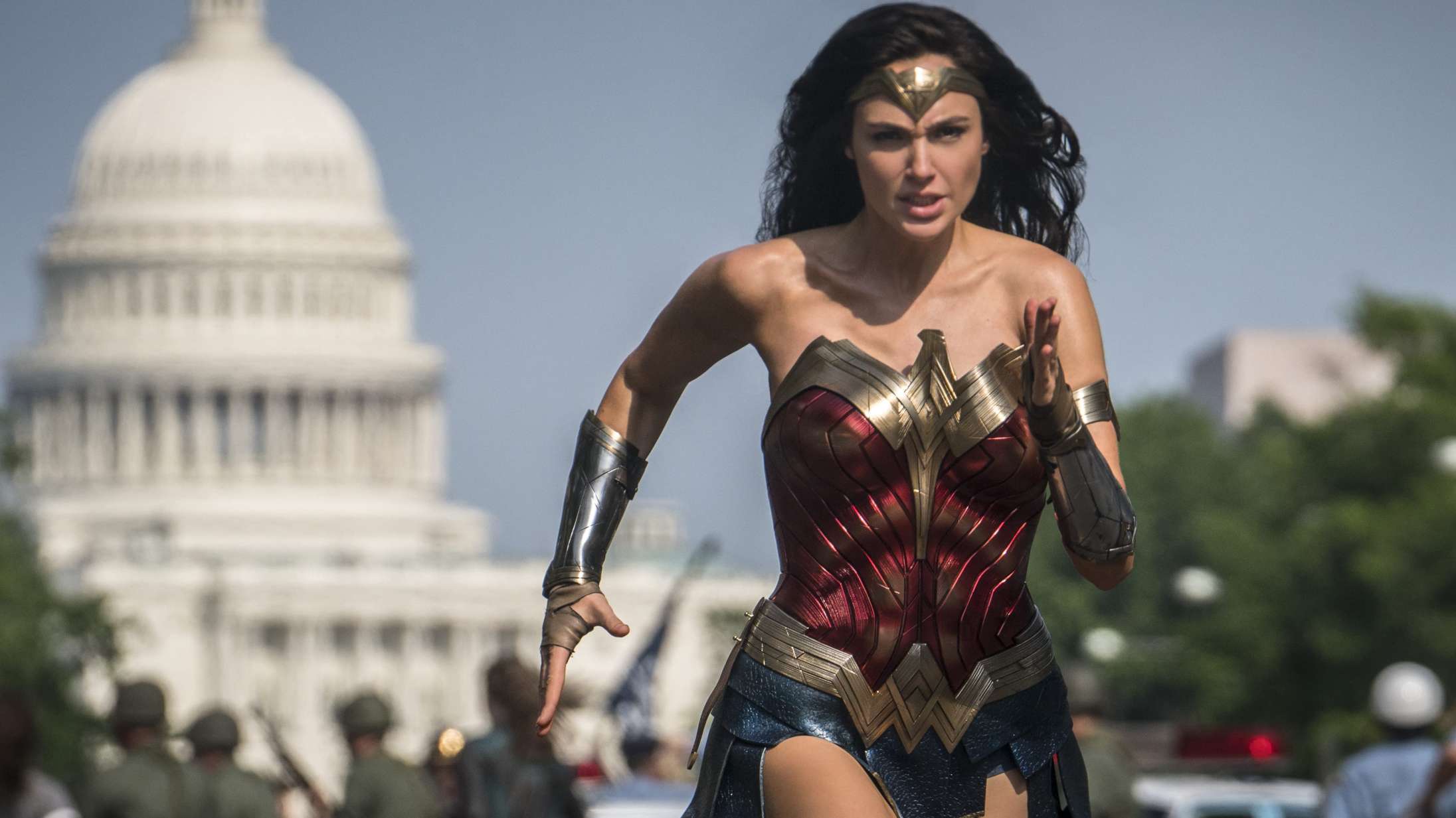 Gal Gadot bekræfter ’Wonder Woman’-exit og sender stikpille til DC-ledelse