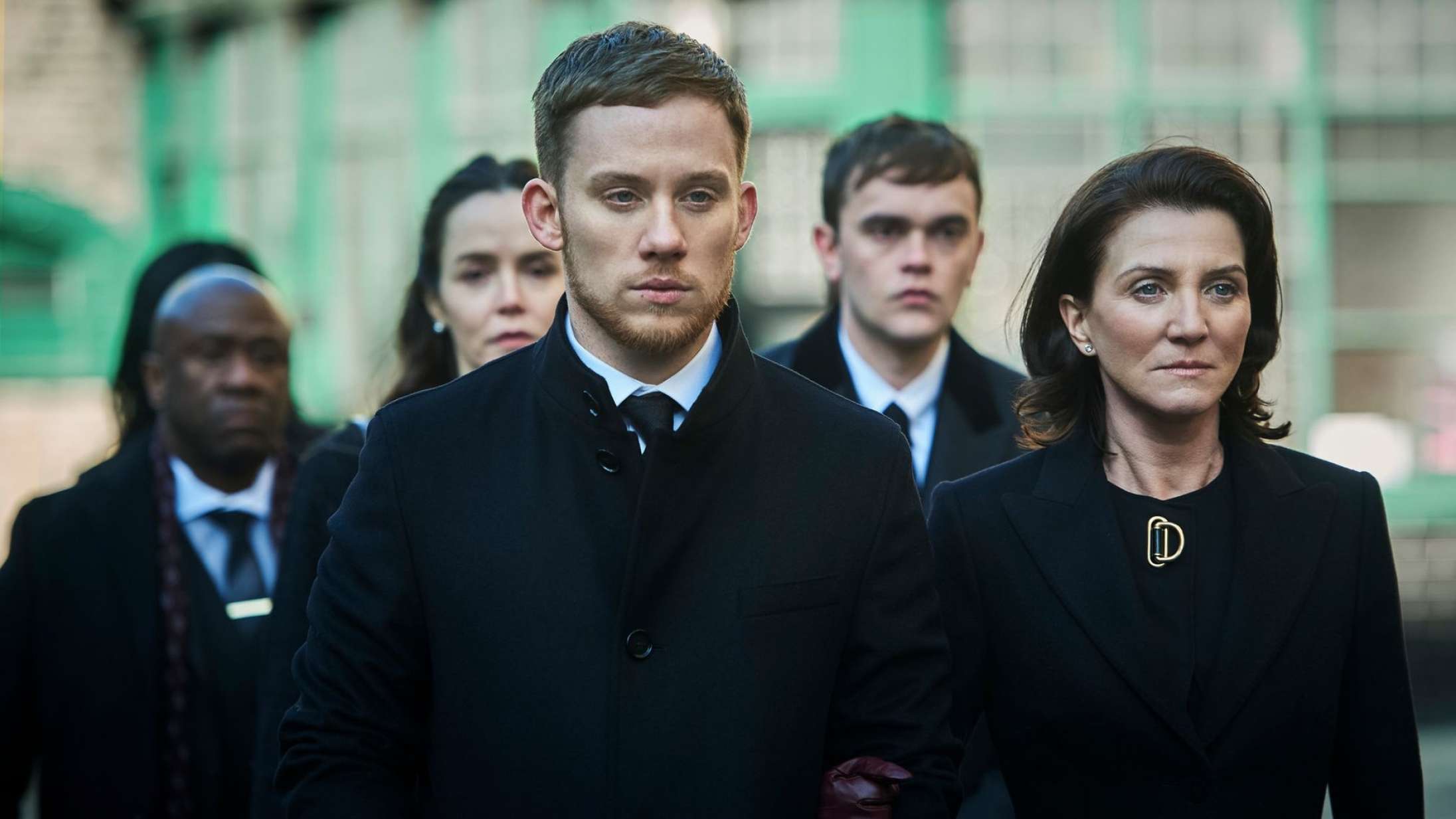 ’Gangs of London’: Manden bag ’The Raid’-filmene leverer et smaskperfekt voldsmekka i blodig gangsterserie