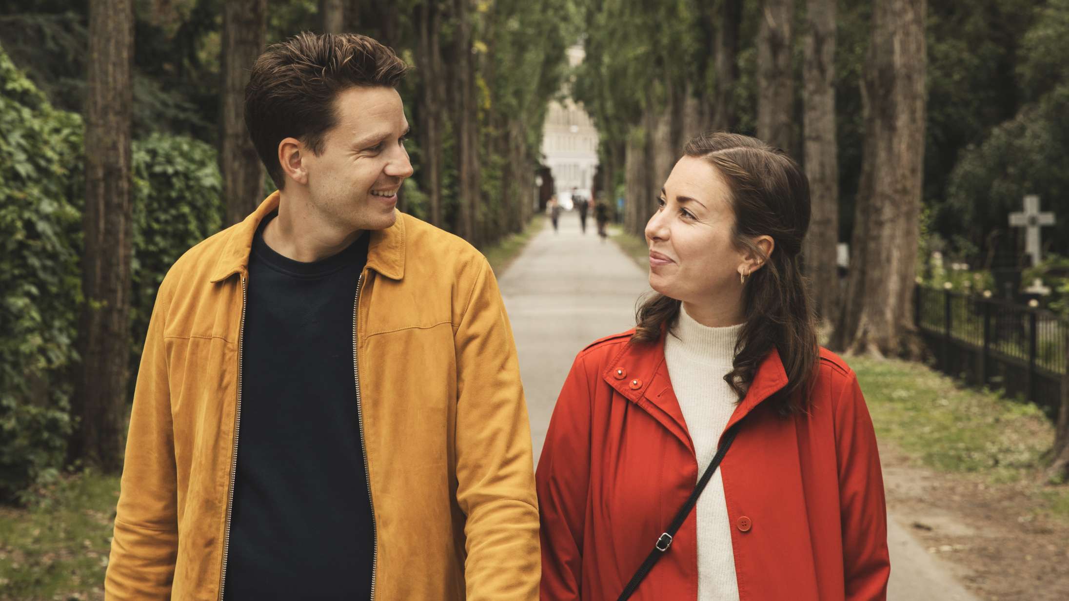 Julie og Jesper overkom 30-års-krisen med deres egen serie – nu takker de af for denne gang