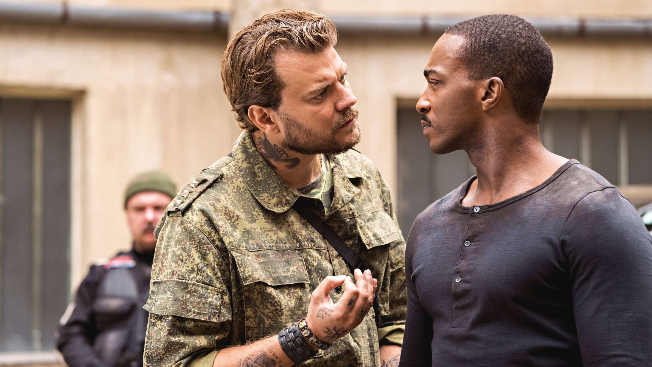 ’Outside the Wire’: Netflix-action med Pilou Asbæk giver kun mening for kunstig intelligens