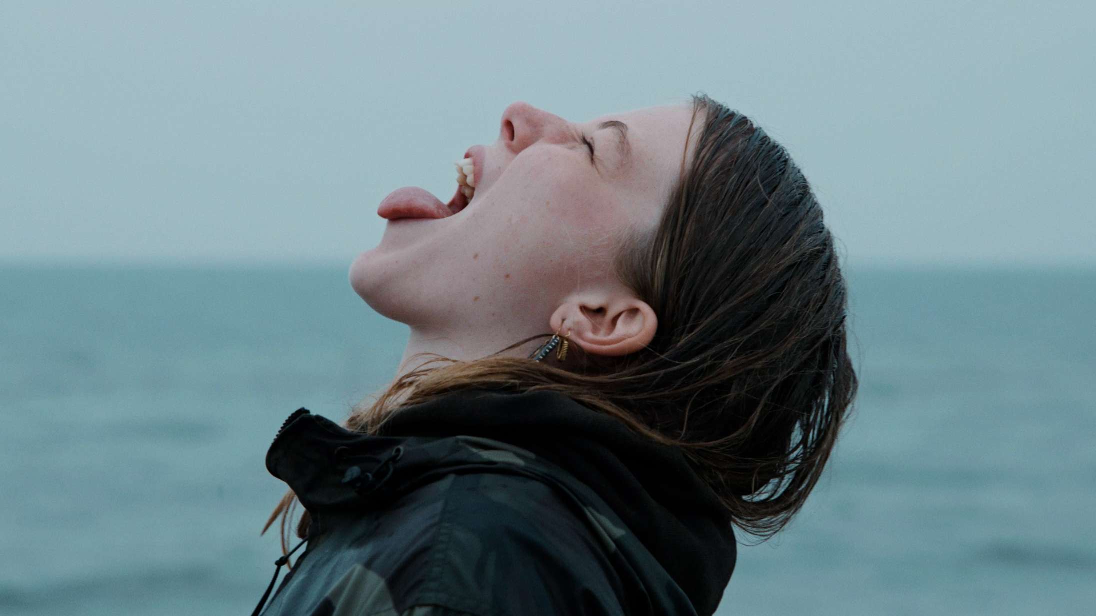 ‘Grænser’: Det er magisk almindeligt at hænge ud med gymnasievennerne i Jonas Risvigs nye Youtube-serie